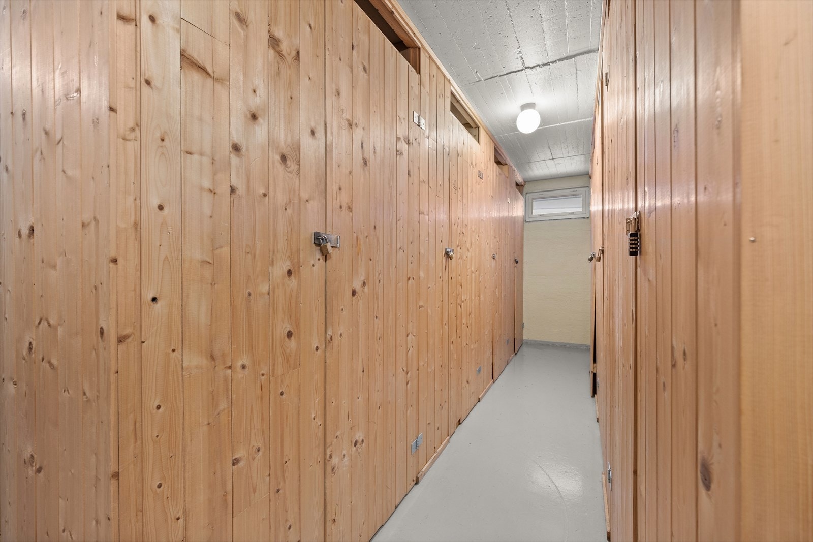 Med leiligheten medfølger det to boder (nr 3 og 303) Galleribilde