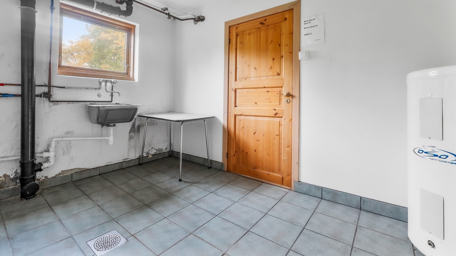 048_.jpg Galleribilde