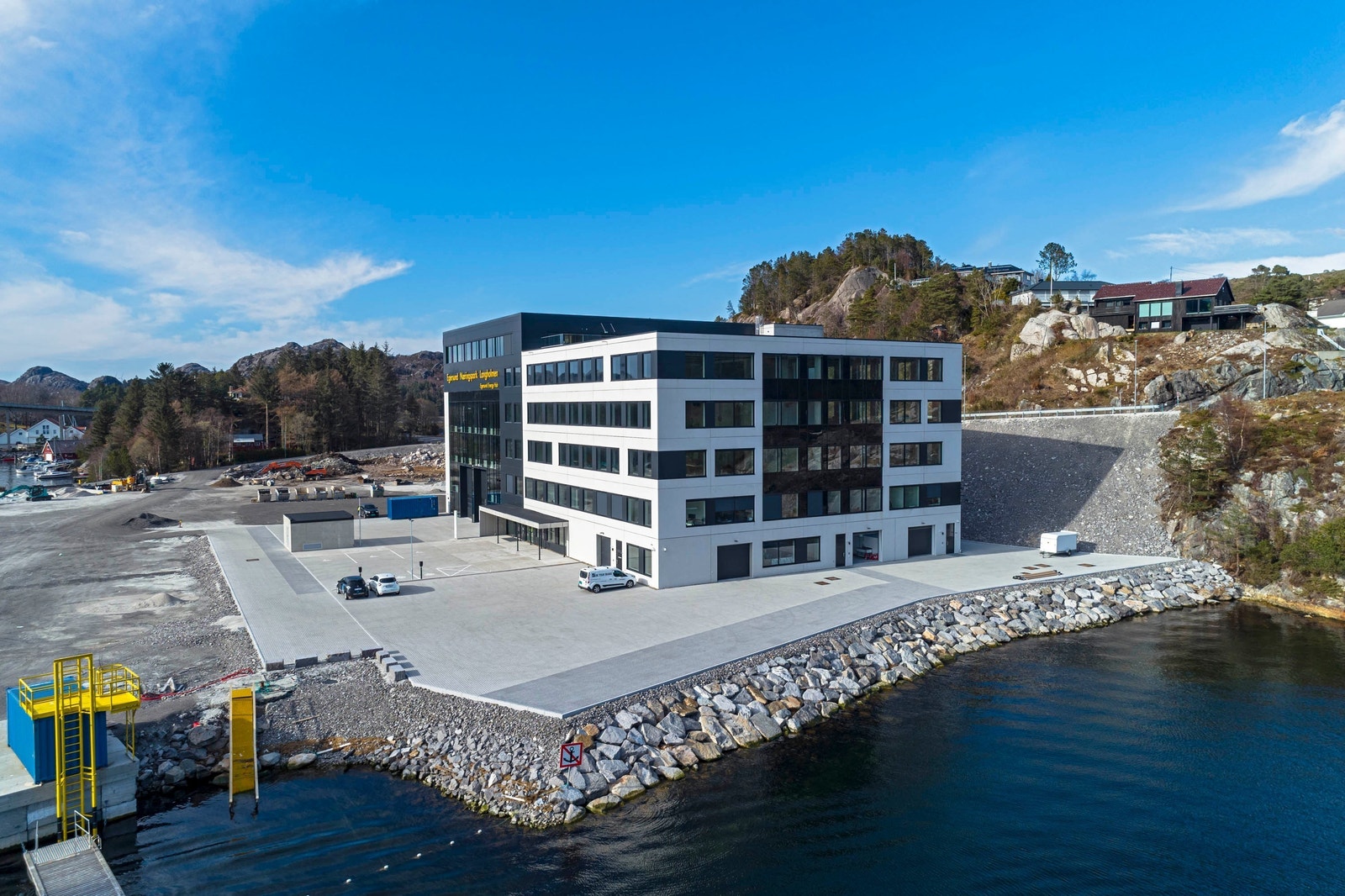 Nydelig beliggenhet med sjøen, samtidig som det er kort vei til Egersund sentrum og togstasjon Galleribilde