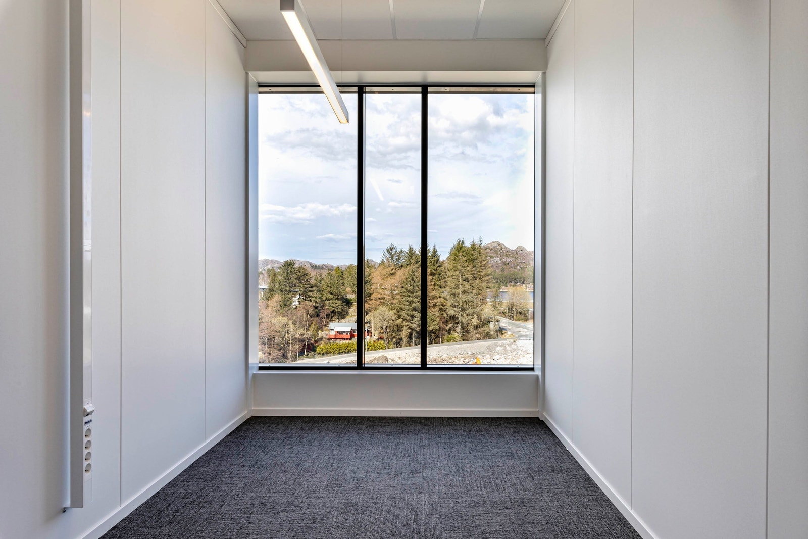 Lei et eller flere cellekontor i vår Coworking etasje Galleribilde