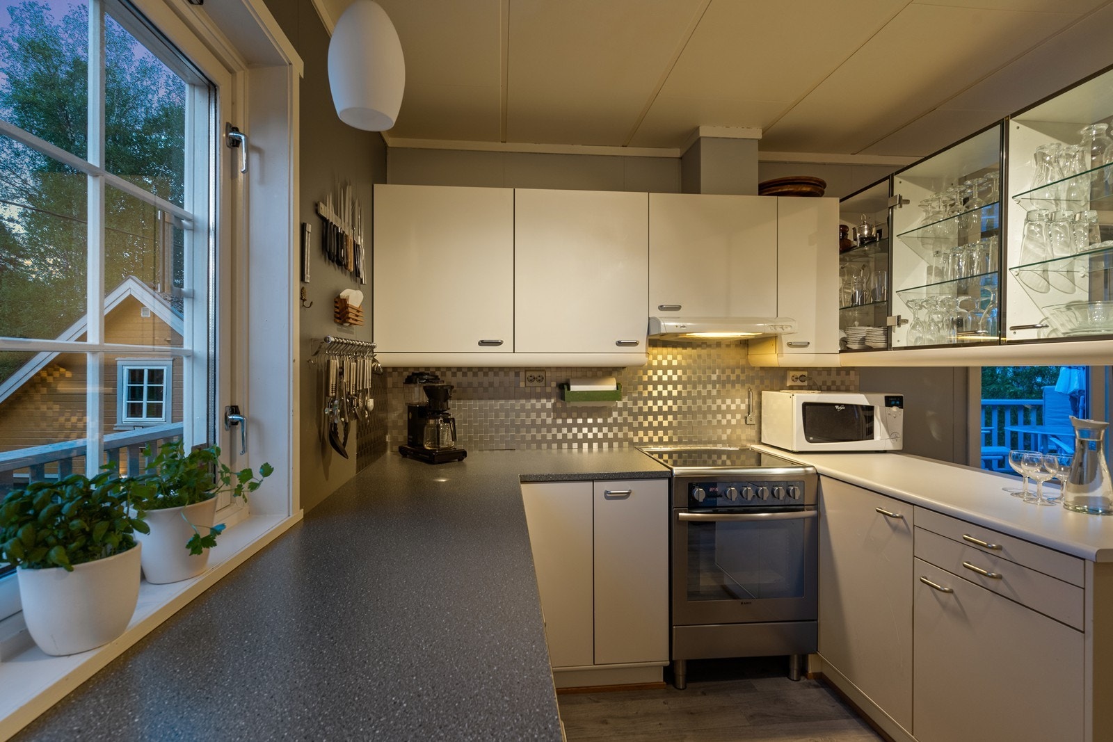 Kveldsbilde/stemningsbilde - Kjøkken. Galleribilde