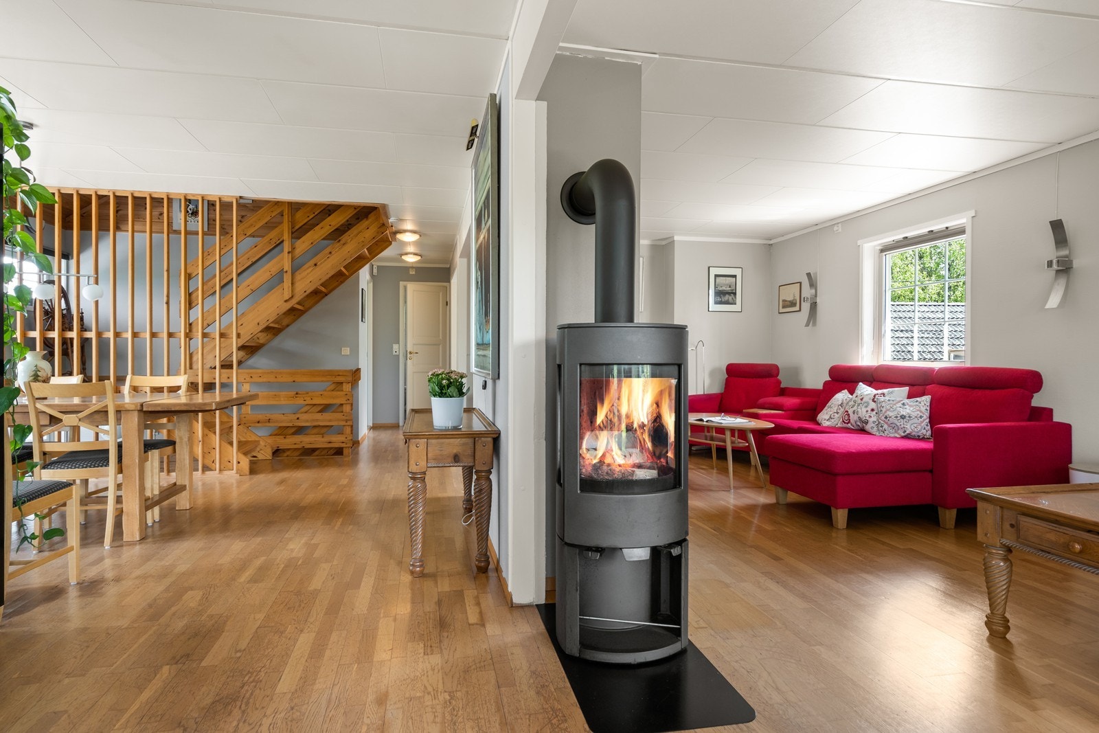 Vedovn skaper en lun og koselig atmosfære på kjølige dager. Galleribilde