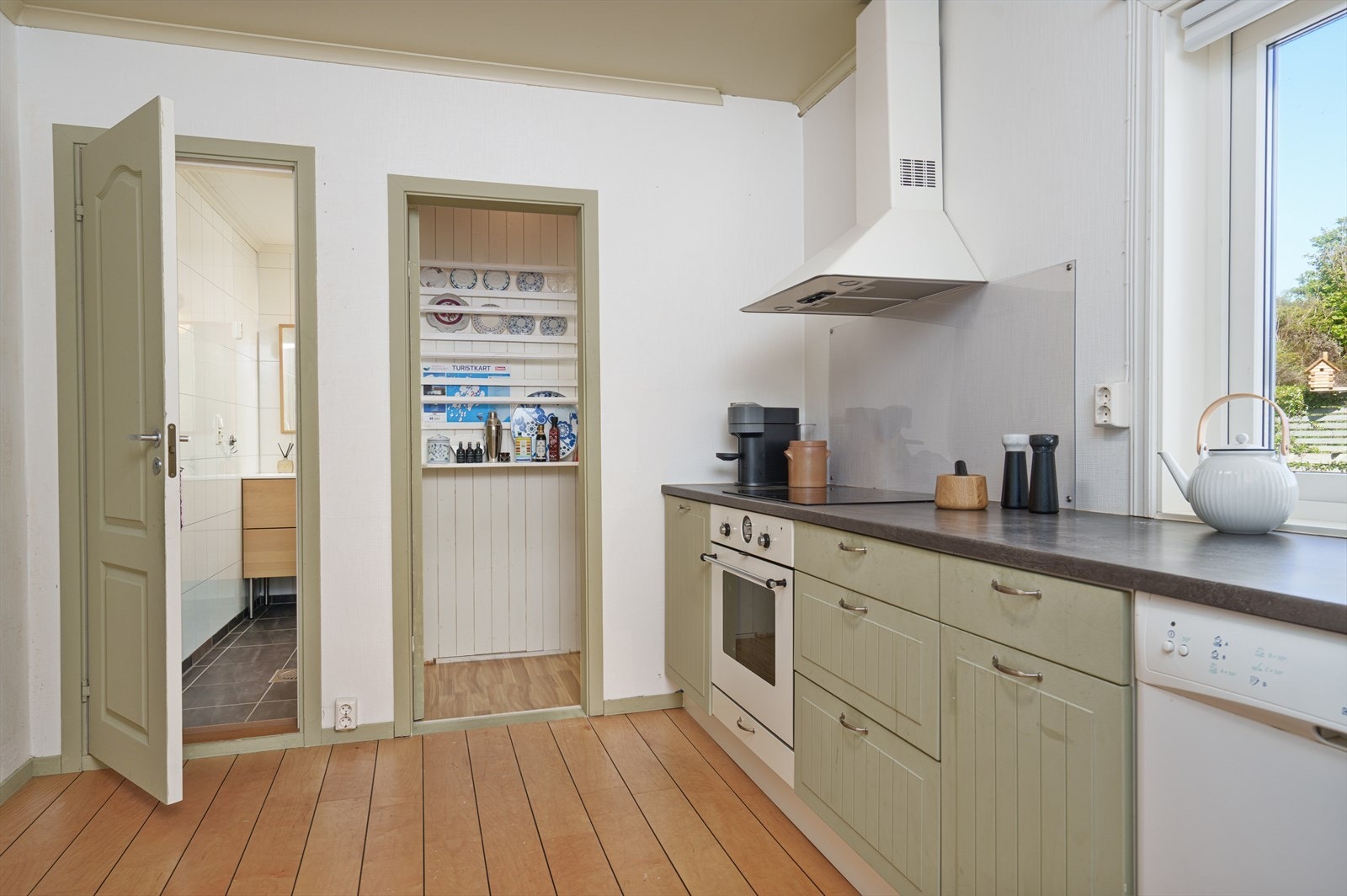 YON08576-blend Galleribilde