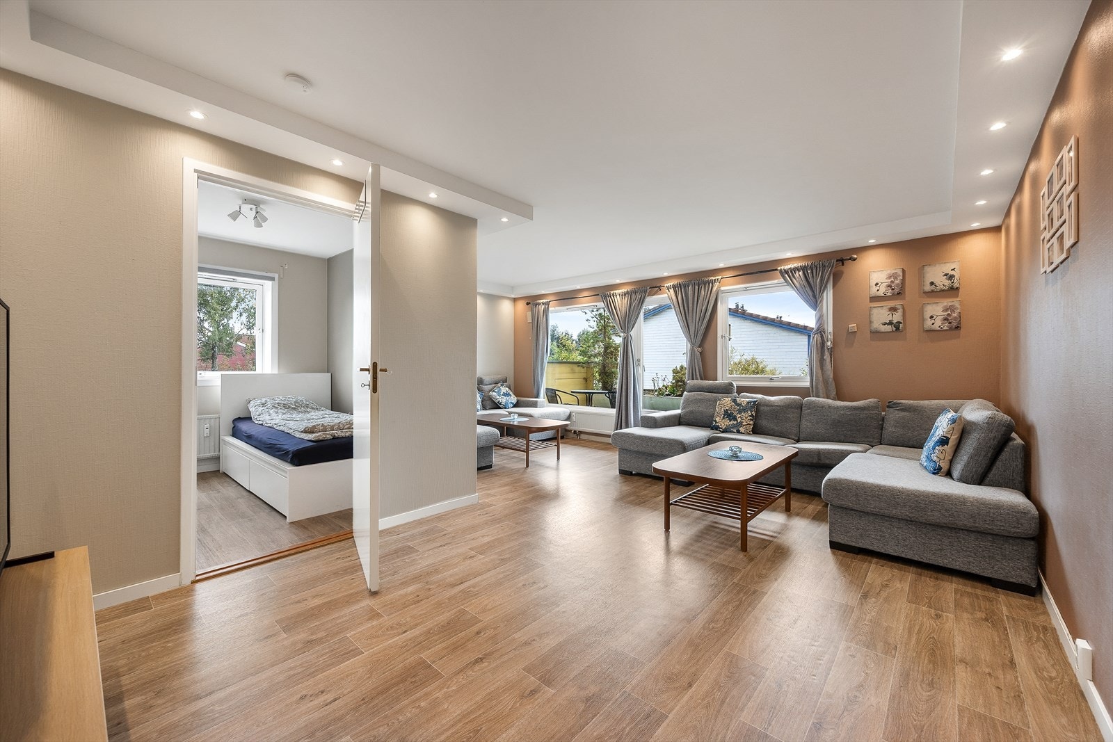 En stor og lekker selveier med herlig intern beliggenhet. Galleribilde