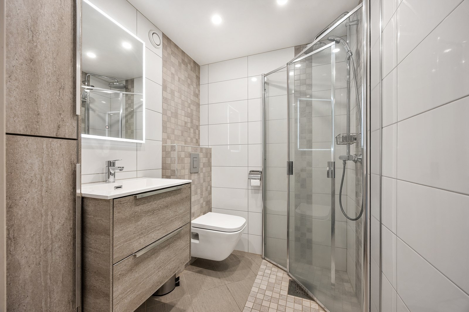 Baderom 2 er også totalrenovert i 2019 Galleribilde