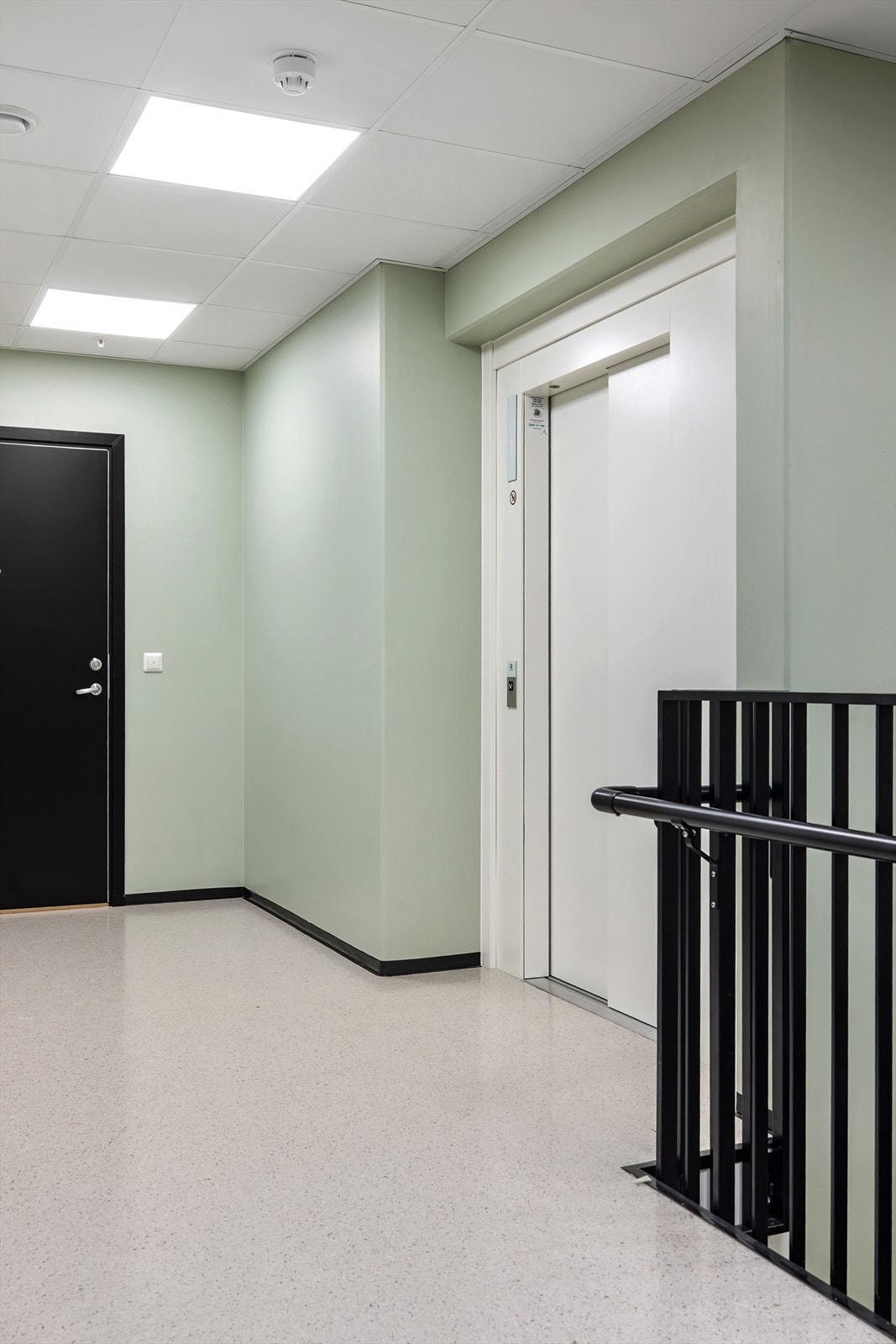 - Enkel adkomst til leilighetsplan med heis - Galleribilde