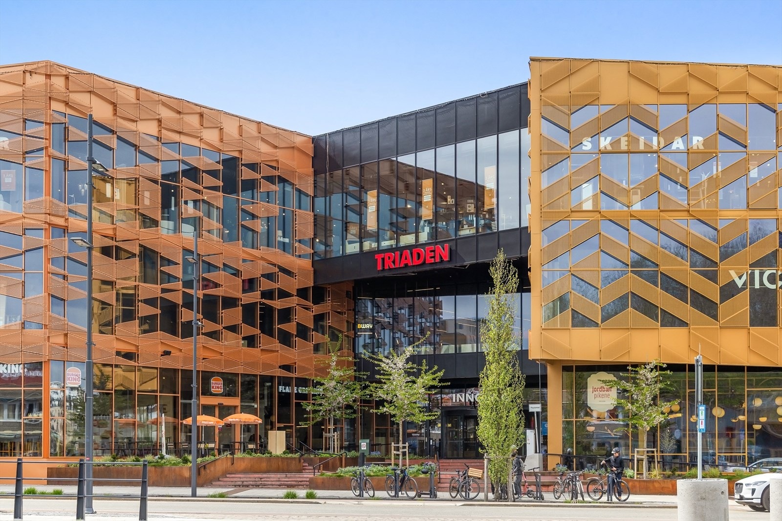 - Triaden Senter med alle sine fasiliteter ligger i umiddelbar nærhet - Galleribilde
