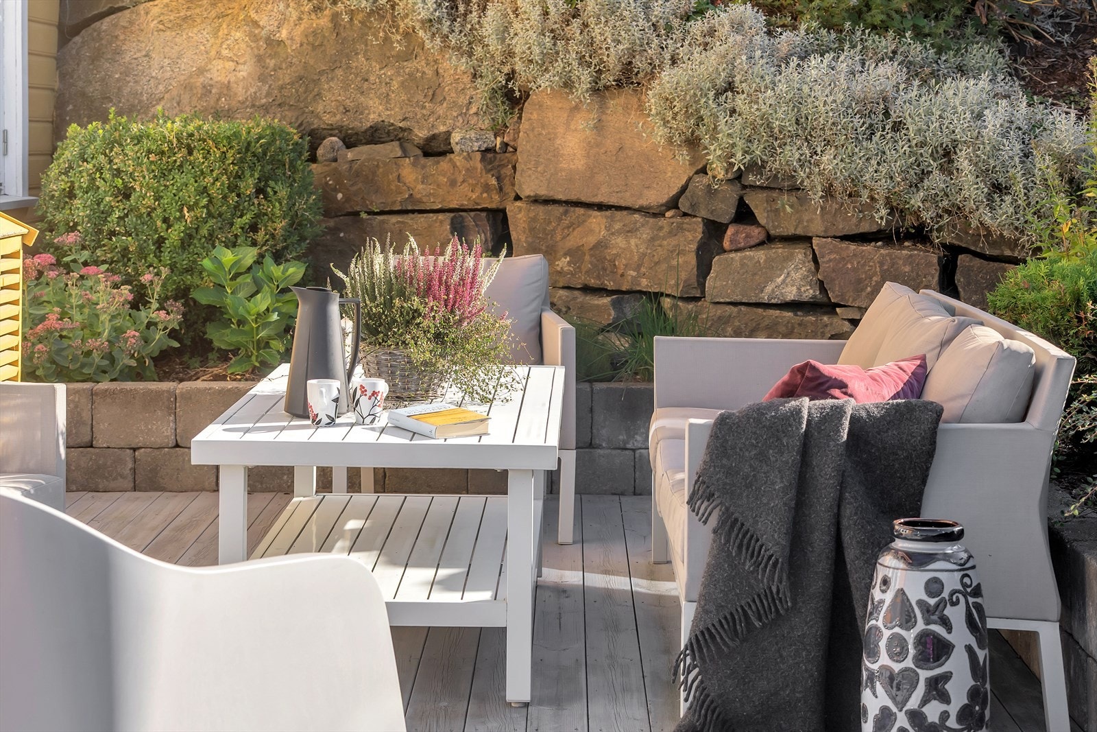 Det er montert 2 utvendige elektriske markiser. Galleribilde