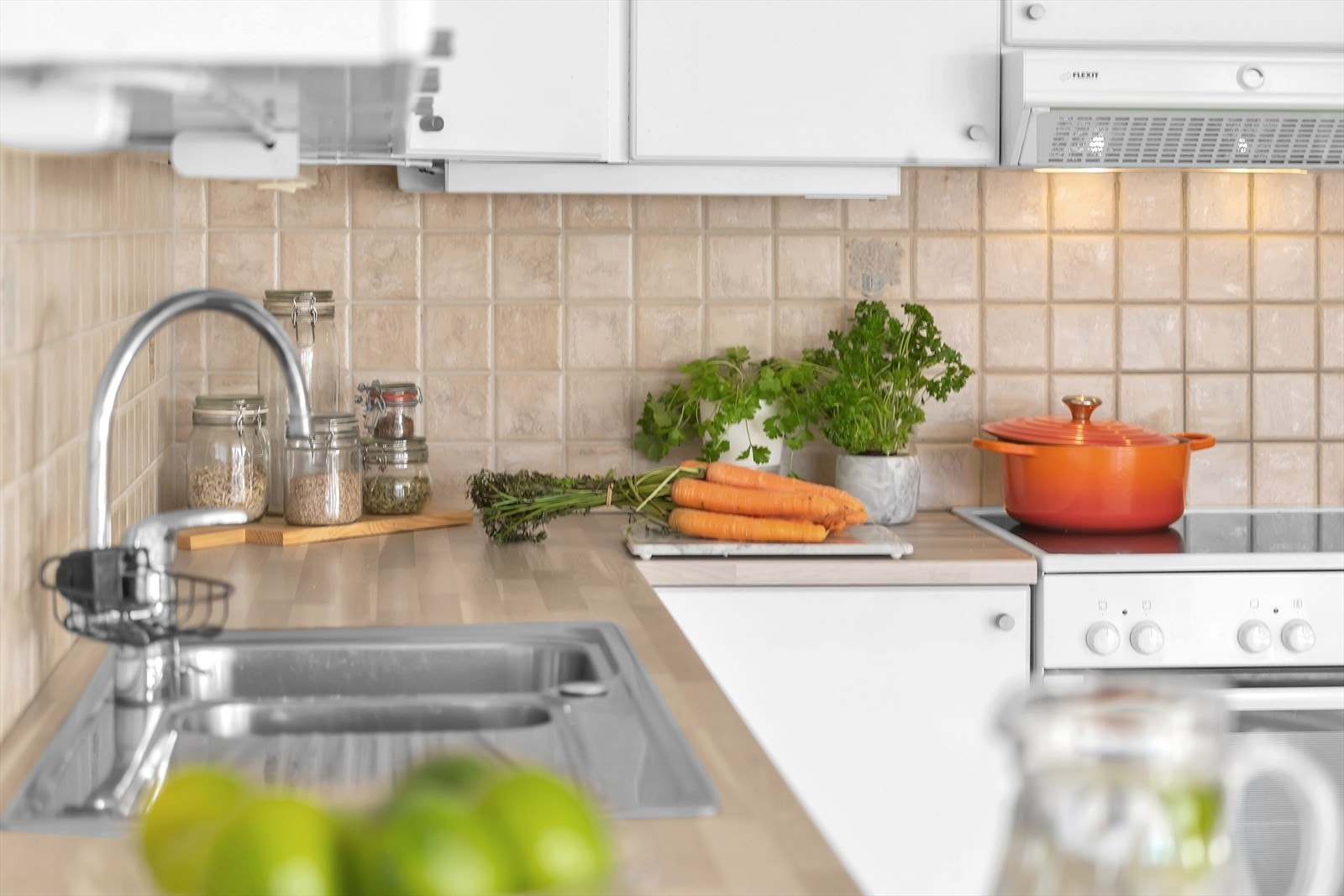 Bod er innredet/brukt som kjøkken. Deler av kjøkkenet er ikke godkjent til varig opphold/beboelse. Galleribilde