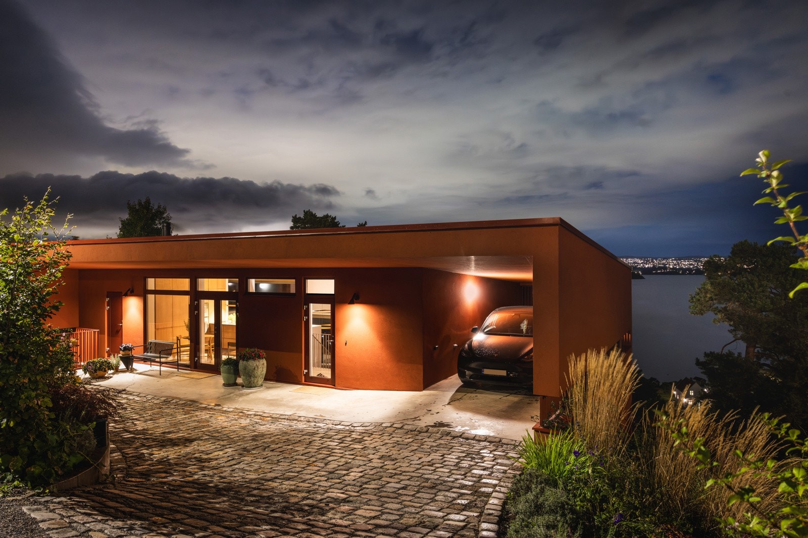 Velkommen til Øvre Movei 25 - Presentert av Mick H. S. Rødsten v/ Privatmegleren Park!