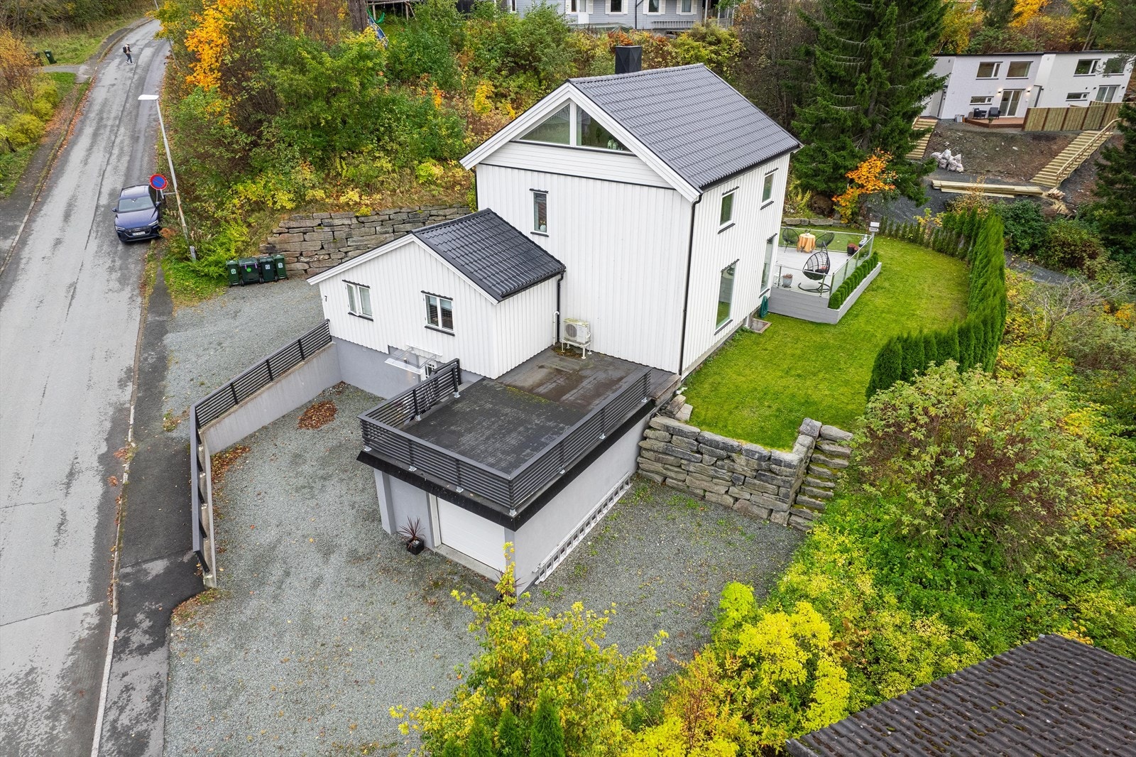 Boligen passer ypperlig for de som ønsker å bo i et fredelig og barnevennlig område med gangavstand til det meste. Galleribilde