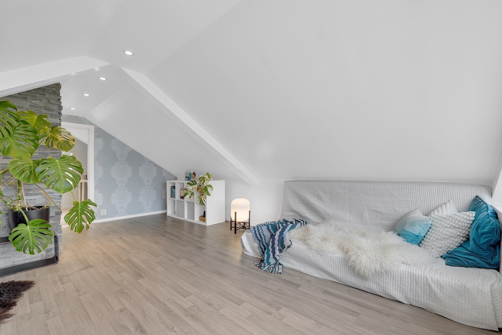 Loftstuen byr på vakker utsikt over nærområdet. Galleribilde