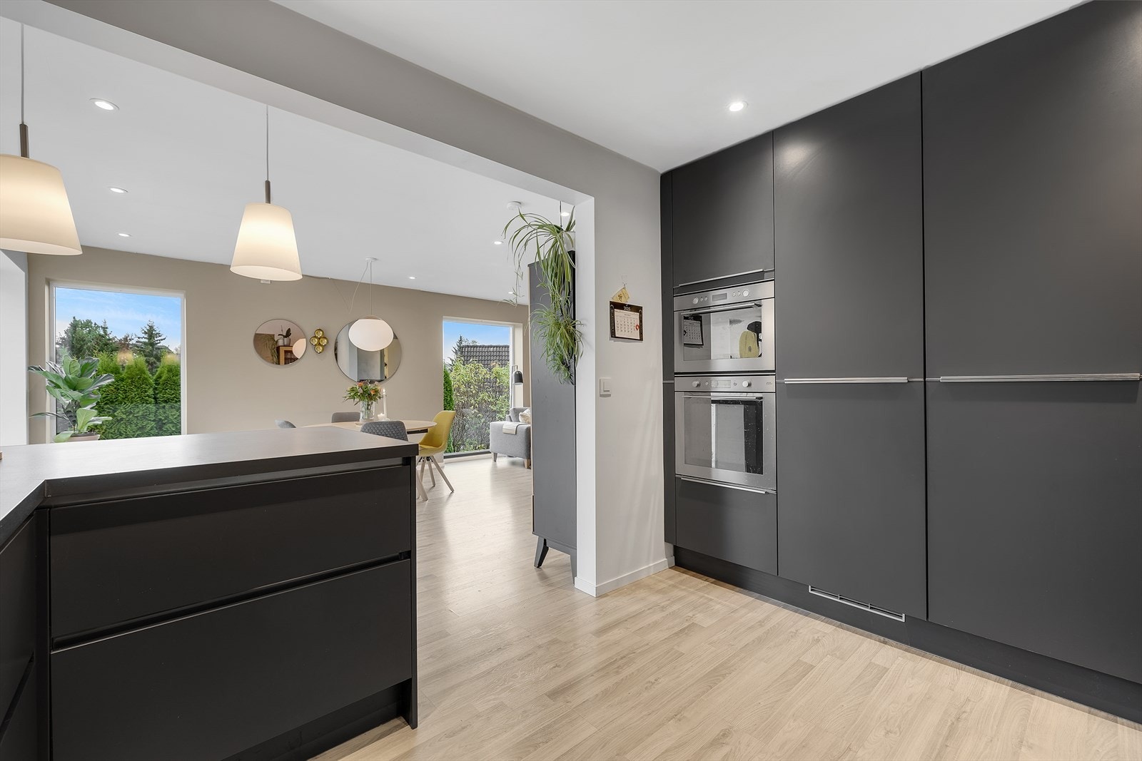 Takstmann har gjennomført en tilstandsvurdering av boligen i anledning salg, og har gitt kjøkkenet tilstandsgrad 1. Trygt og forutsigbart for en ny kjøper. Galleribilde