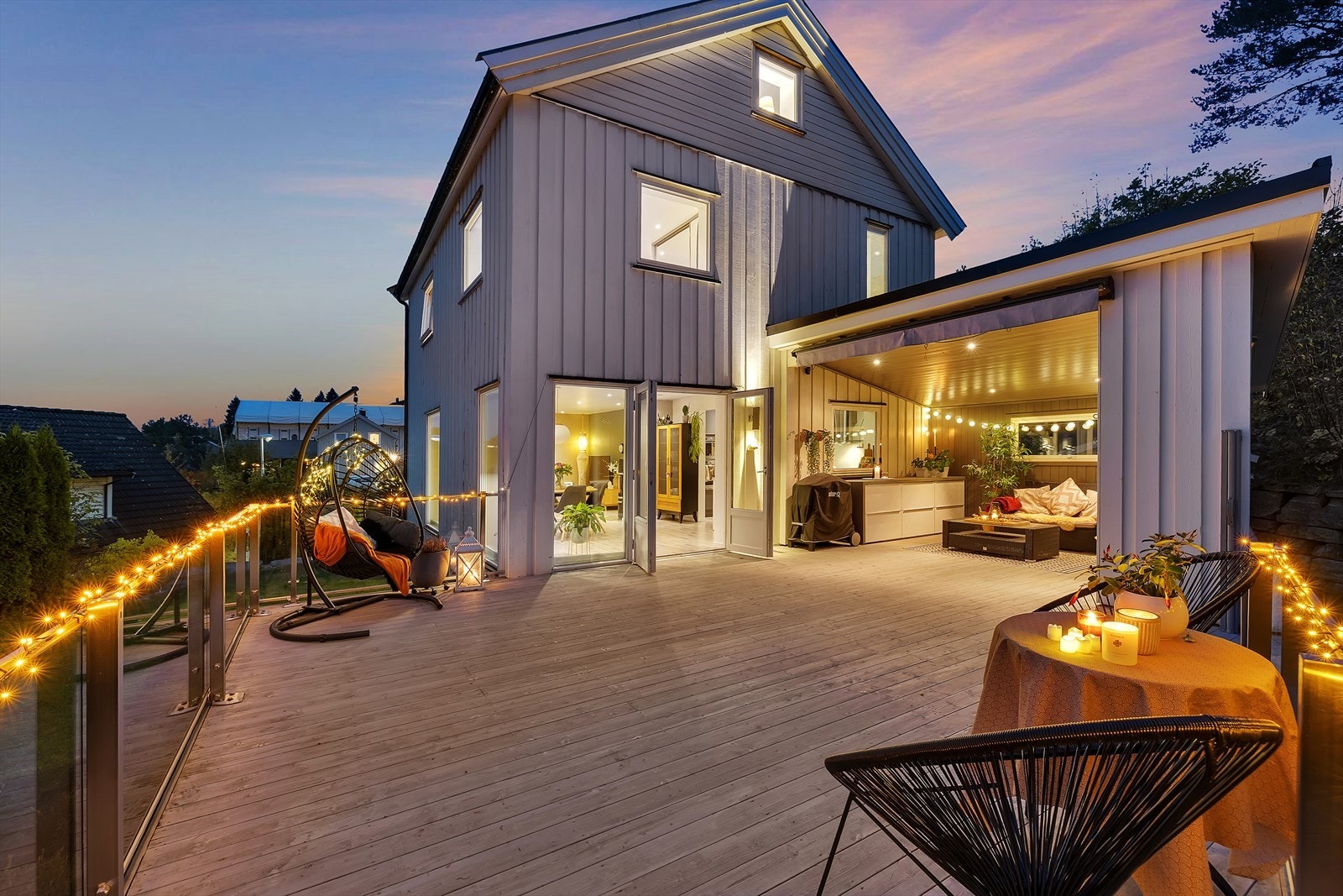 Her får du en meget fin opparbeidet tomt med gode solforhold. Galleribilde