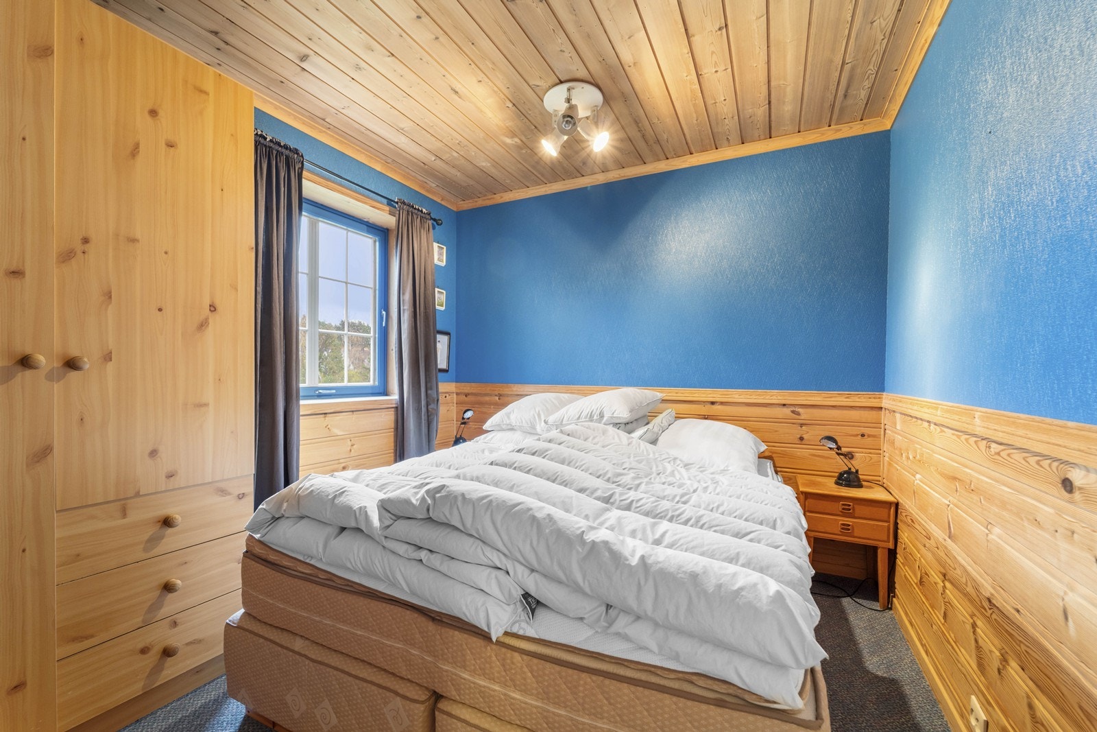 Soverom i hybel Galleribilde