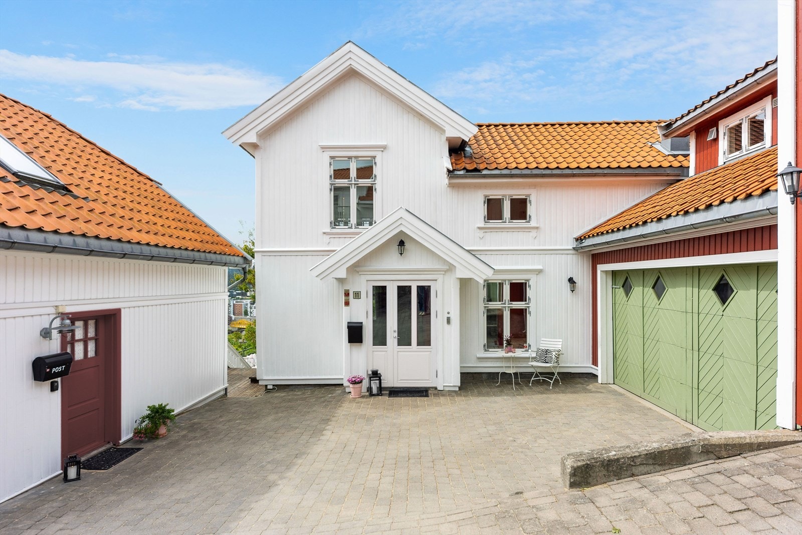 Innerst i trivelig blindvei ligger Brekkestien 11, med nærhet til historiske Snipetorp og flott utsikt over Skien sentrum. Galleribilde