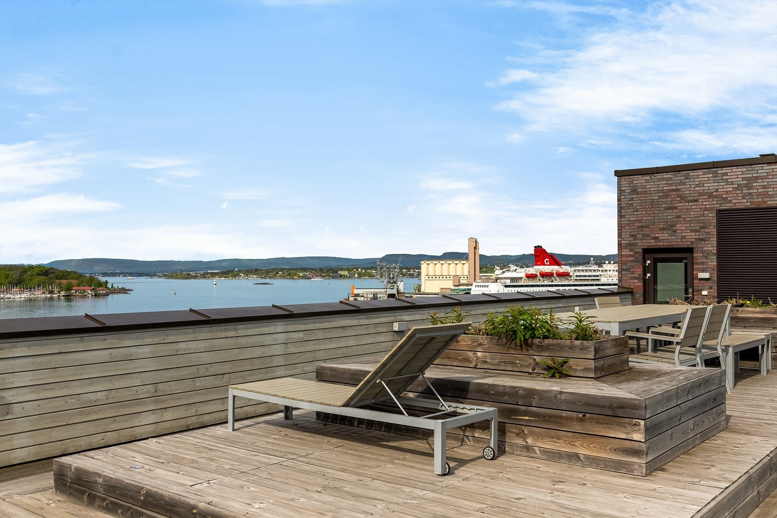 Utsikt over hele fjordbyen. Galleribilde