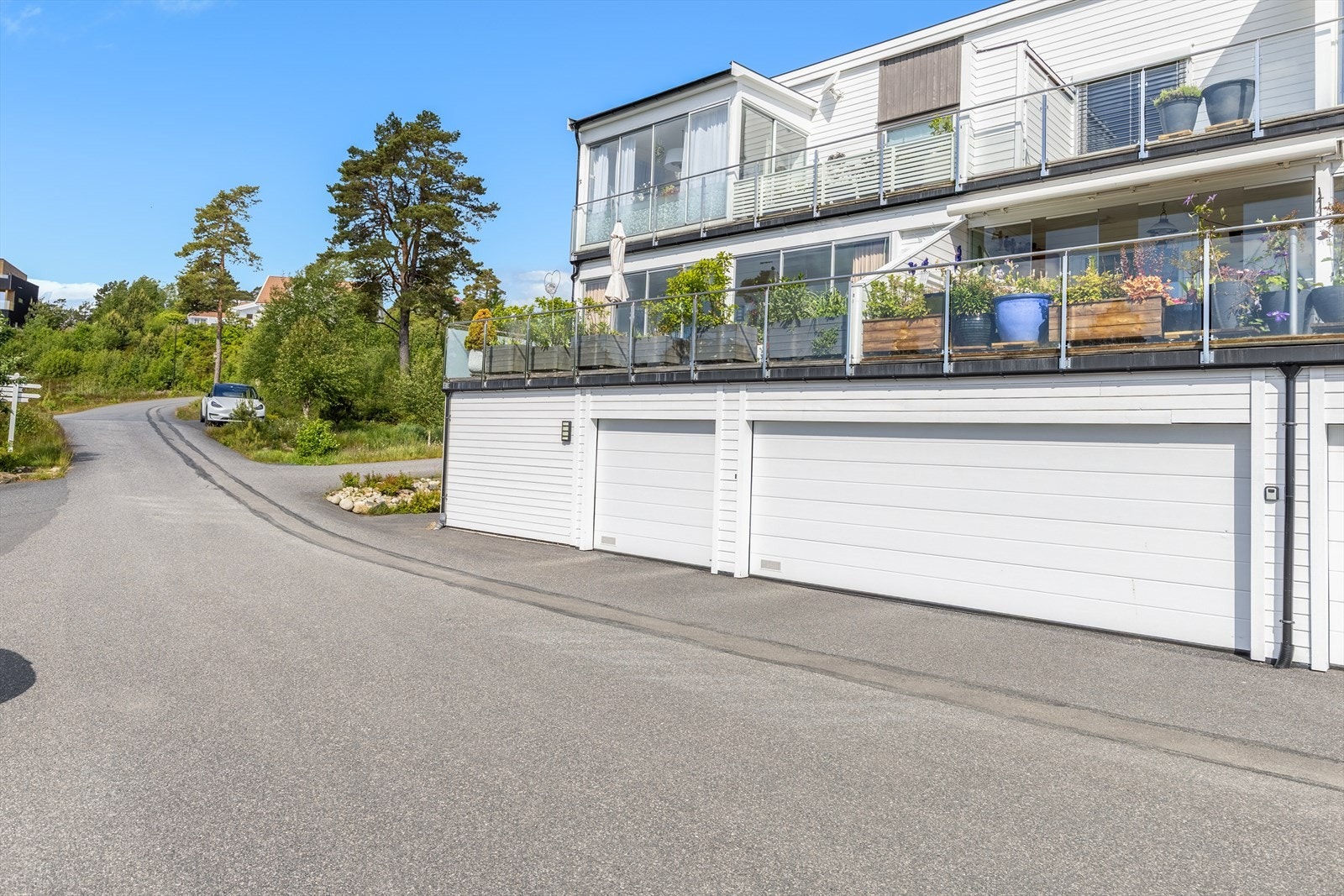 Parkering i garasje Galleribilde