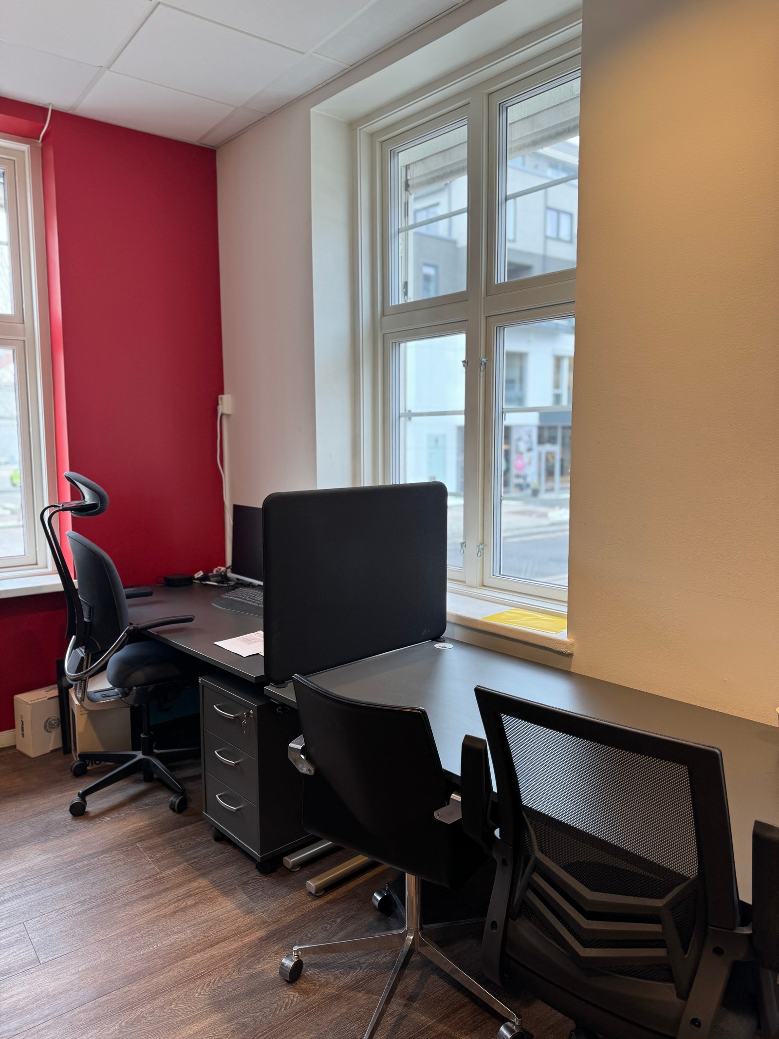 Åpent landskap i tillegg til 10 cellekontorer Galleribilde