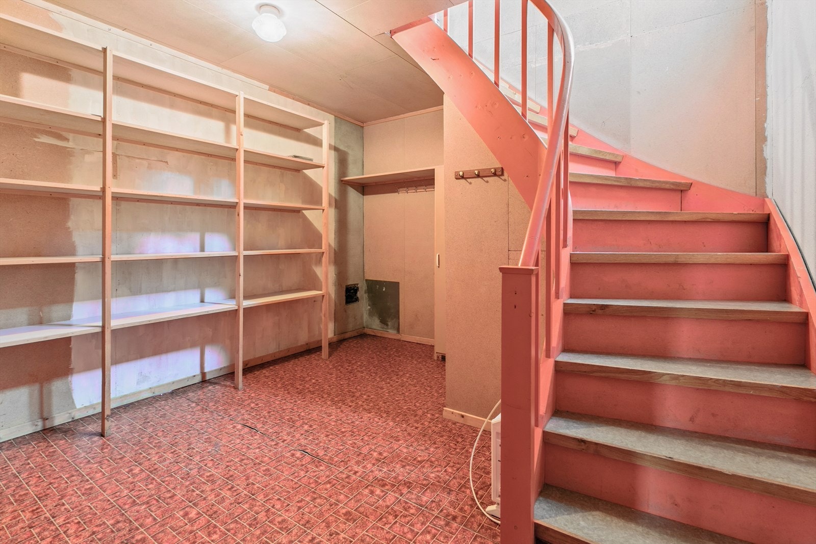 Trapp ned til kjeller Galleribilde