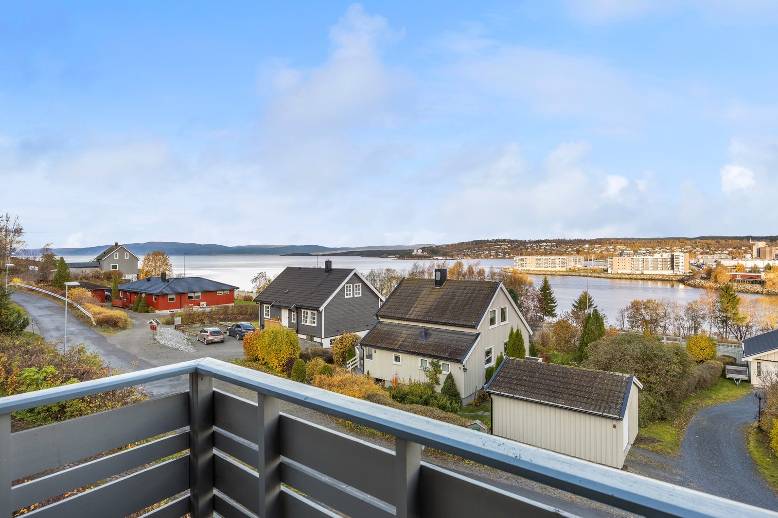 Her har man pen utsikt til fjorden og mot sentrum! Galleribilde