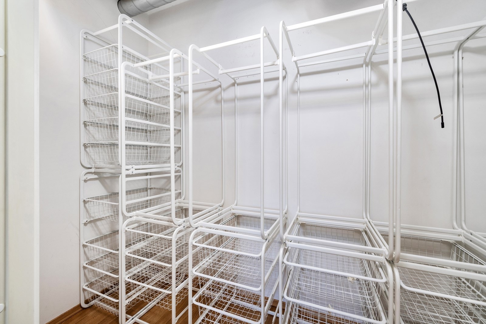 Garderoberom/teknisk rom
i tilknytning til soverom Galleribilde