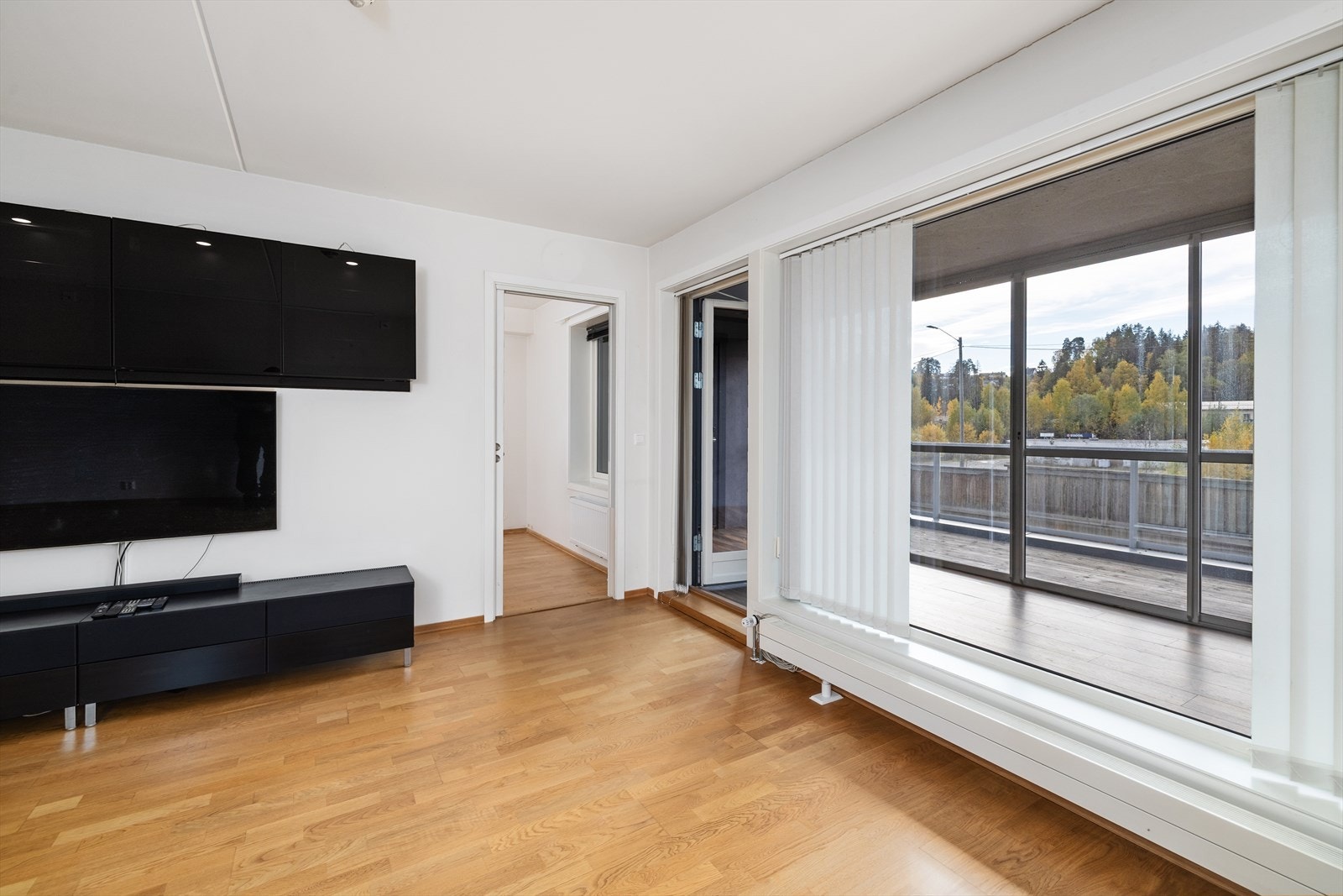 Fra stuen er det adkomst til soverom. Galleribilde