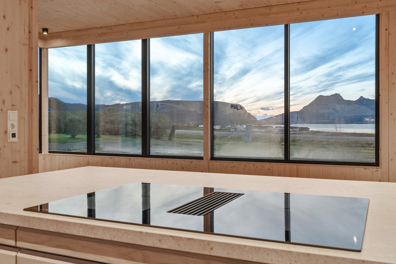 Vakker utsikt fra kjøkkenet Galleribilde