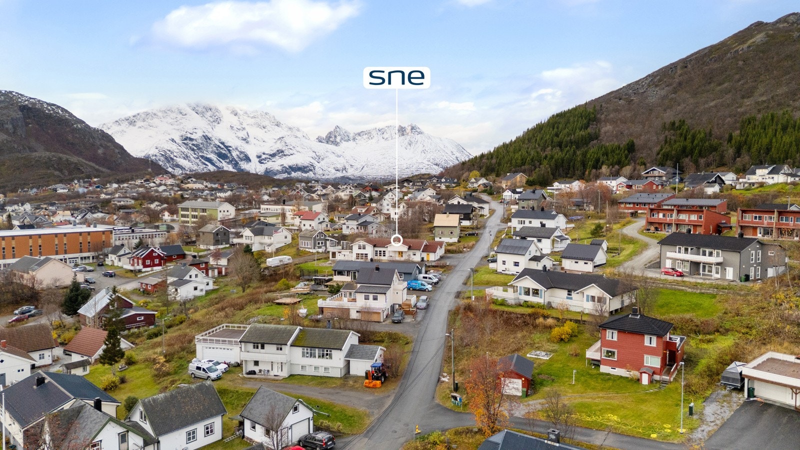 Dronefoto beliggenhet | Sne Eiendomsmegling.