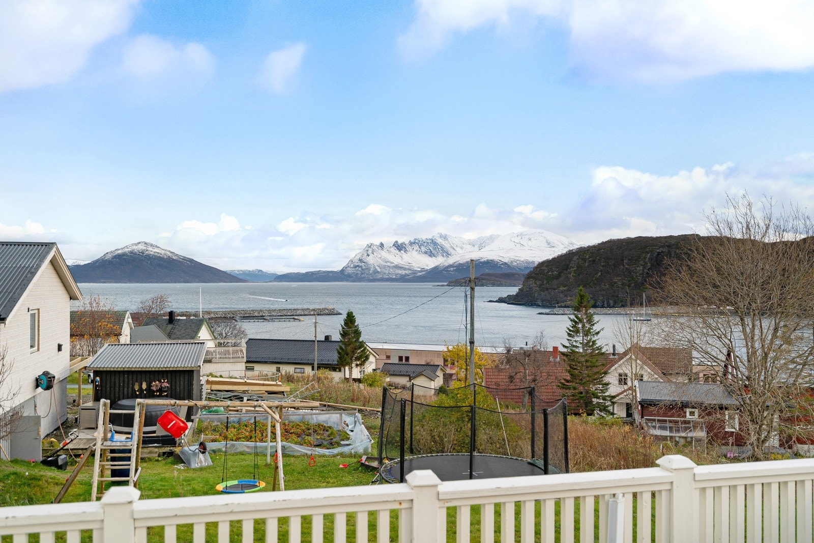 Boligen har utleiedel som kan generere gode leieinntekter.