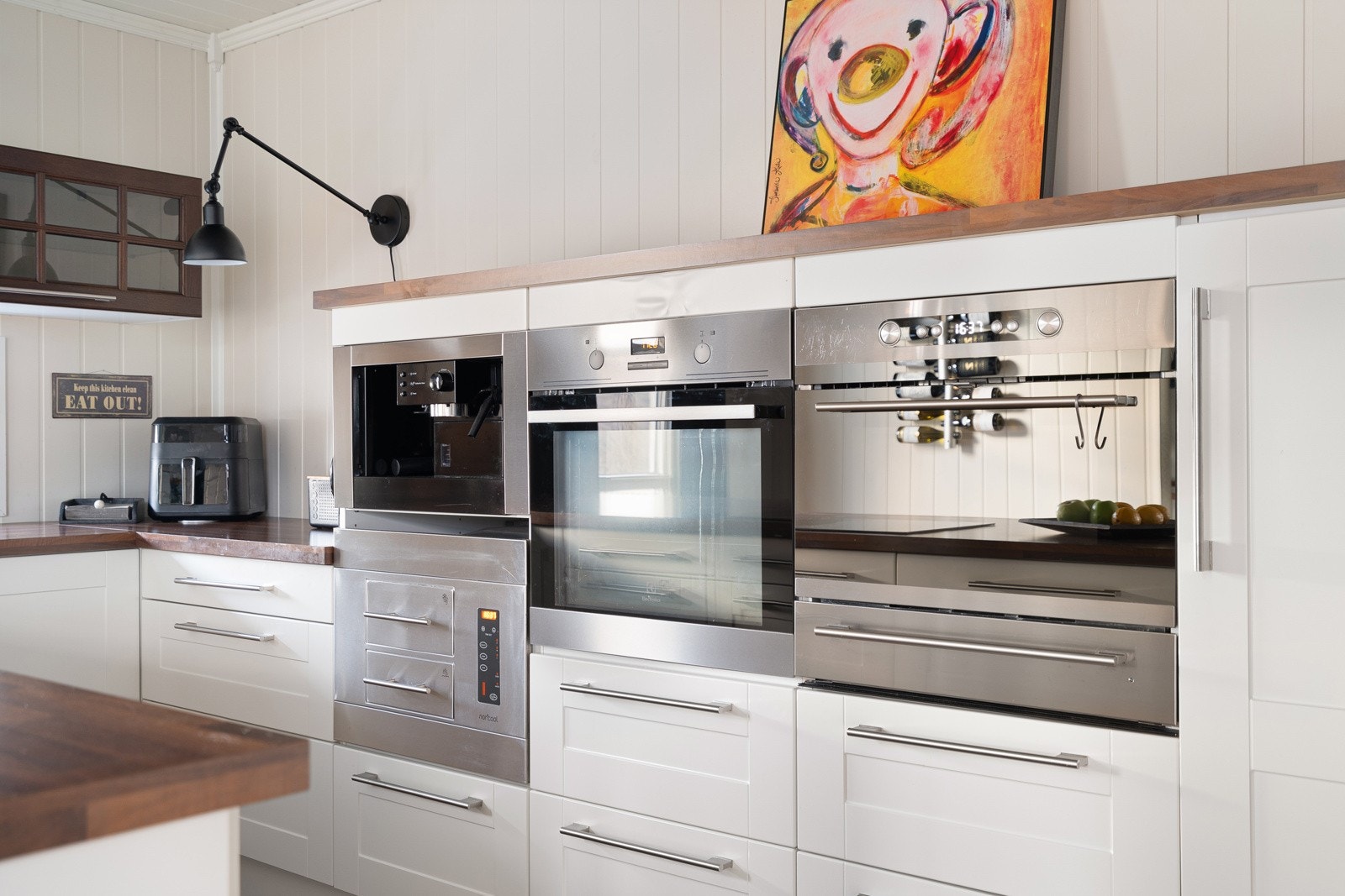 Et velutstyrt kjøkken når det kommer til hvitevarer!