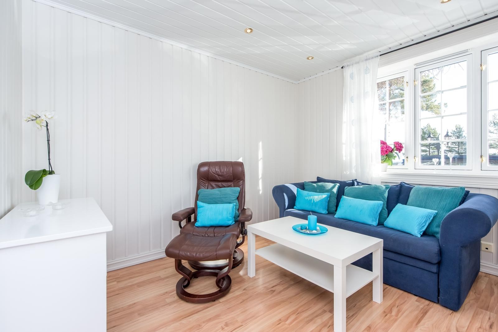 Stuehjørne - sofa og stol medfølger ikke Galleribilde