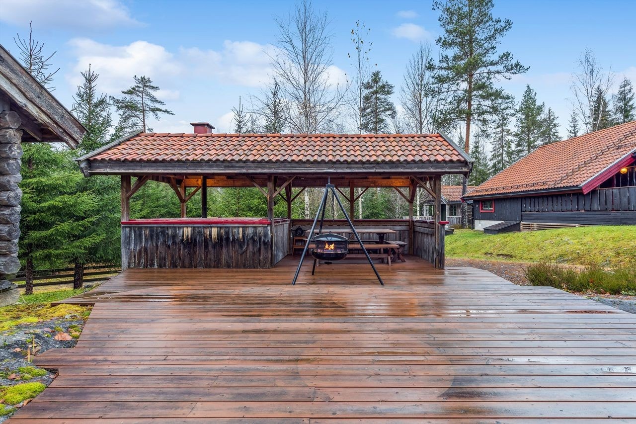 Den overbygde uteplassen gjør at stampen kan nytes uansett vær. Galleribilde