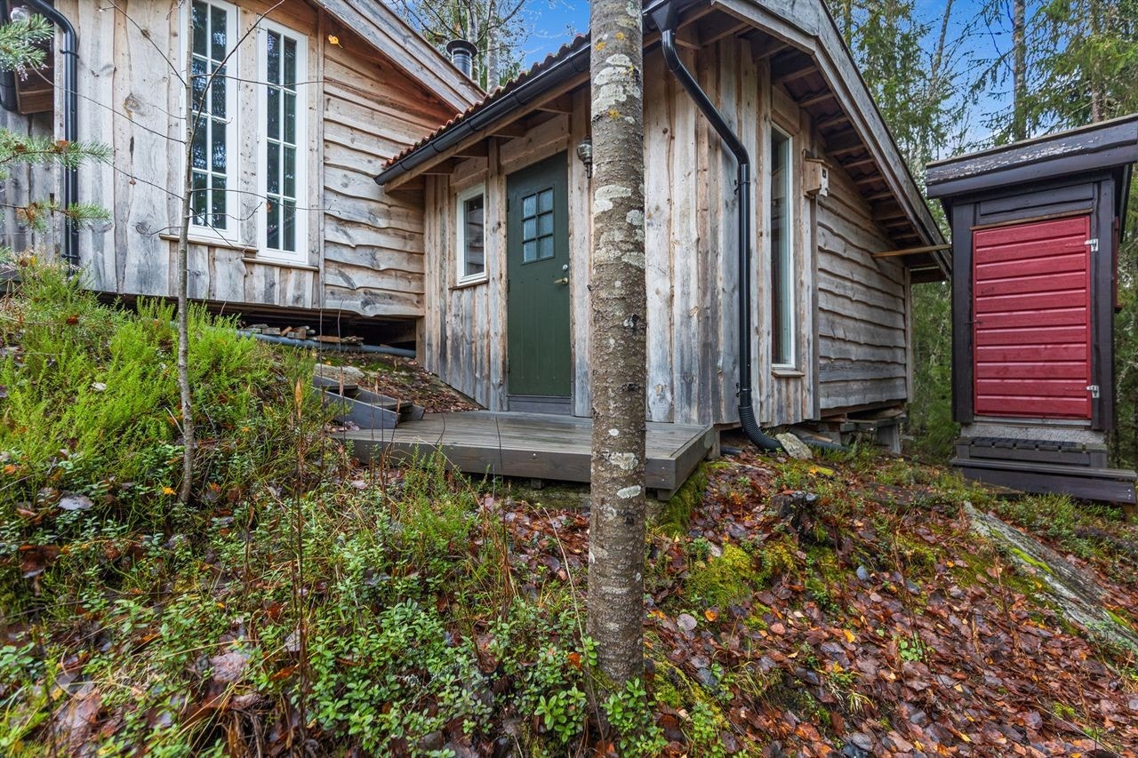 Til det sammenkoblede annekset hører det også med stor bod og en utedo. Galleribilde