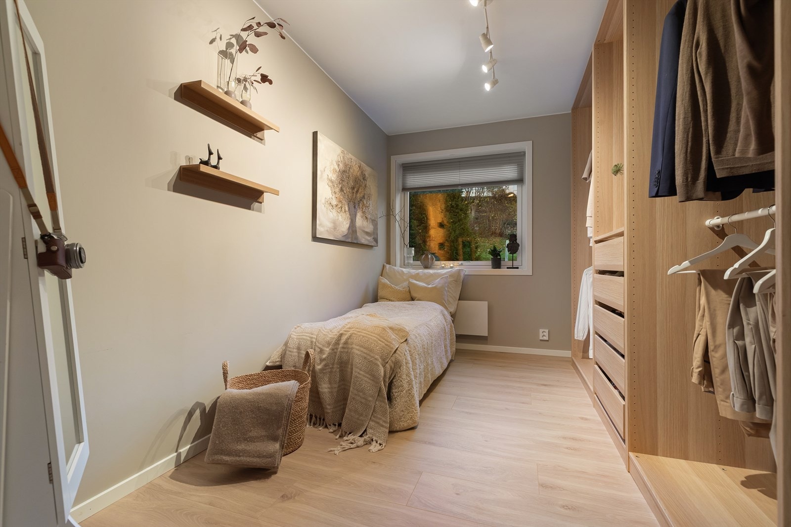 Soverom 2 - også dette med romslig garderobe Galleribilde