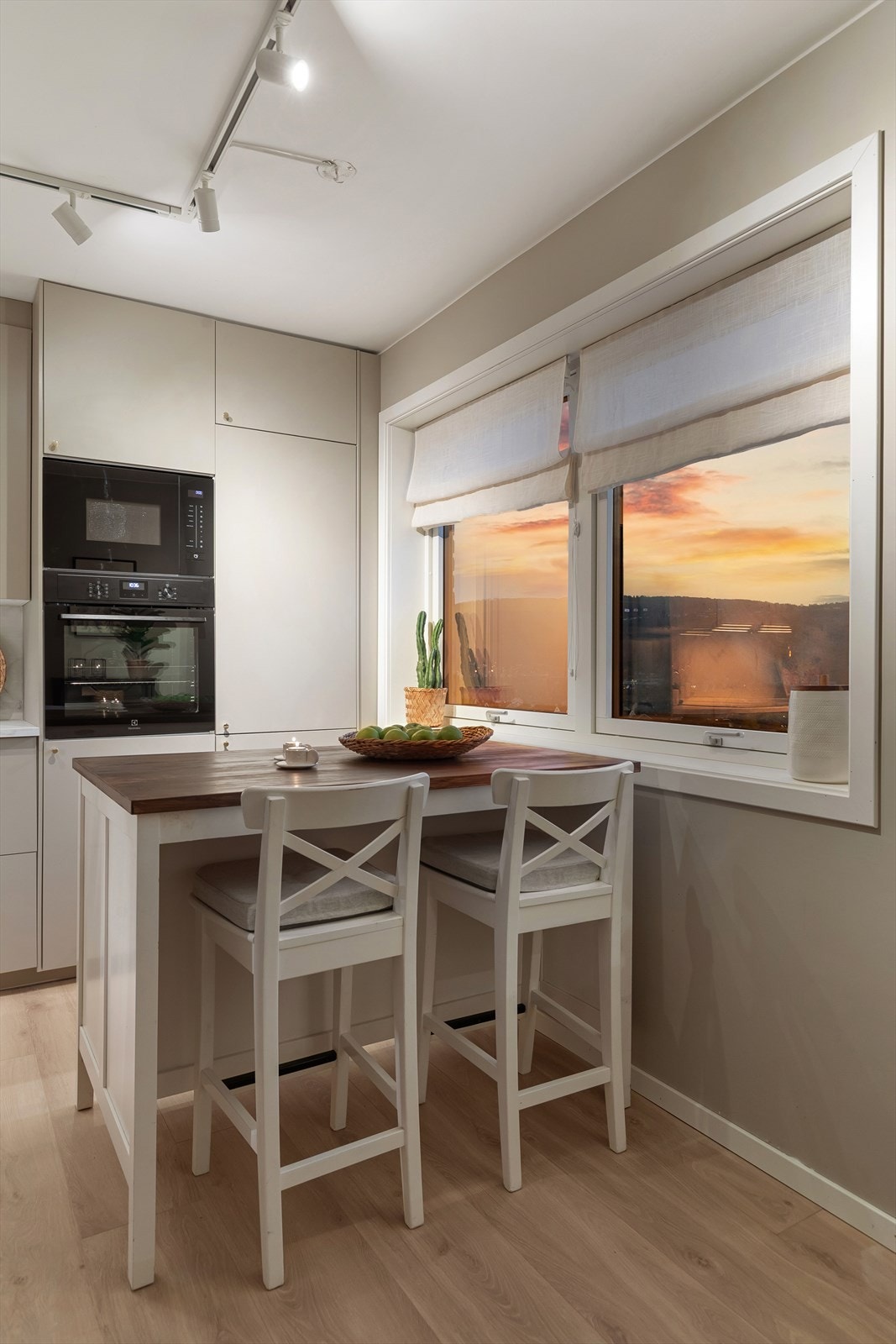 Nydelig utsikt også fra kjøkkenet Galleribilde