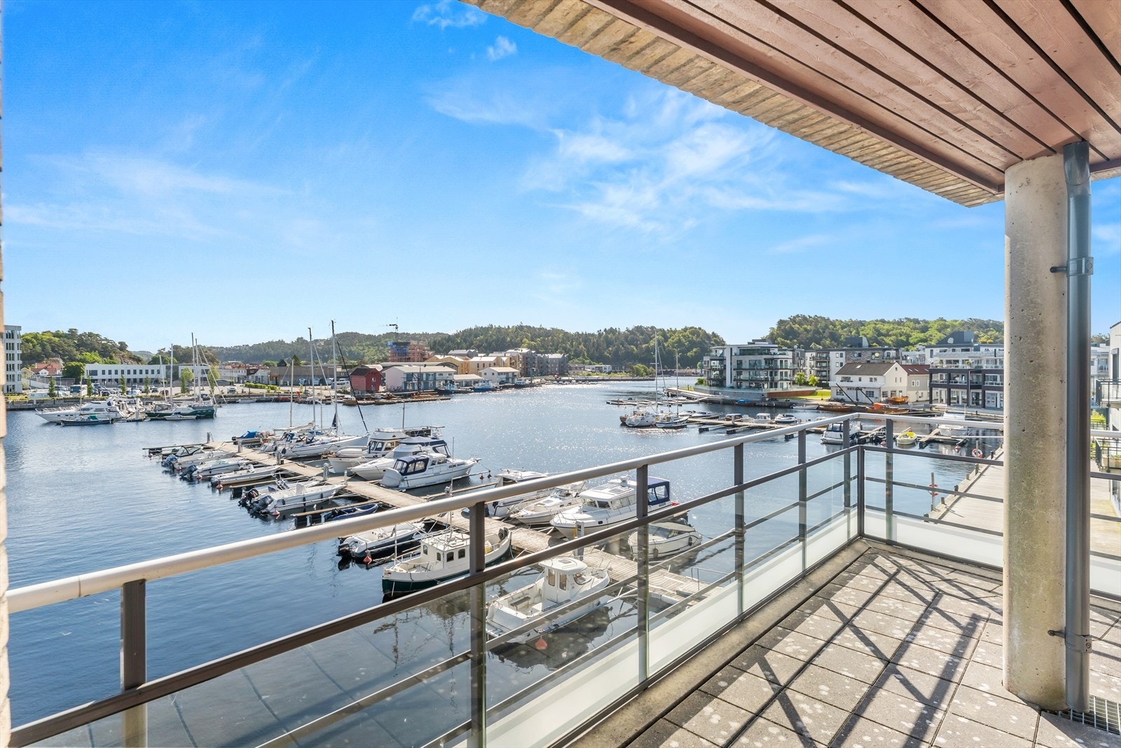 Fra den østvendte veradaen ser man mot Malmø med Buen og Kastellodden Galleribilde