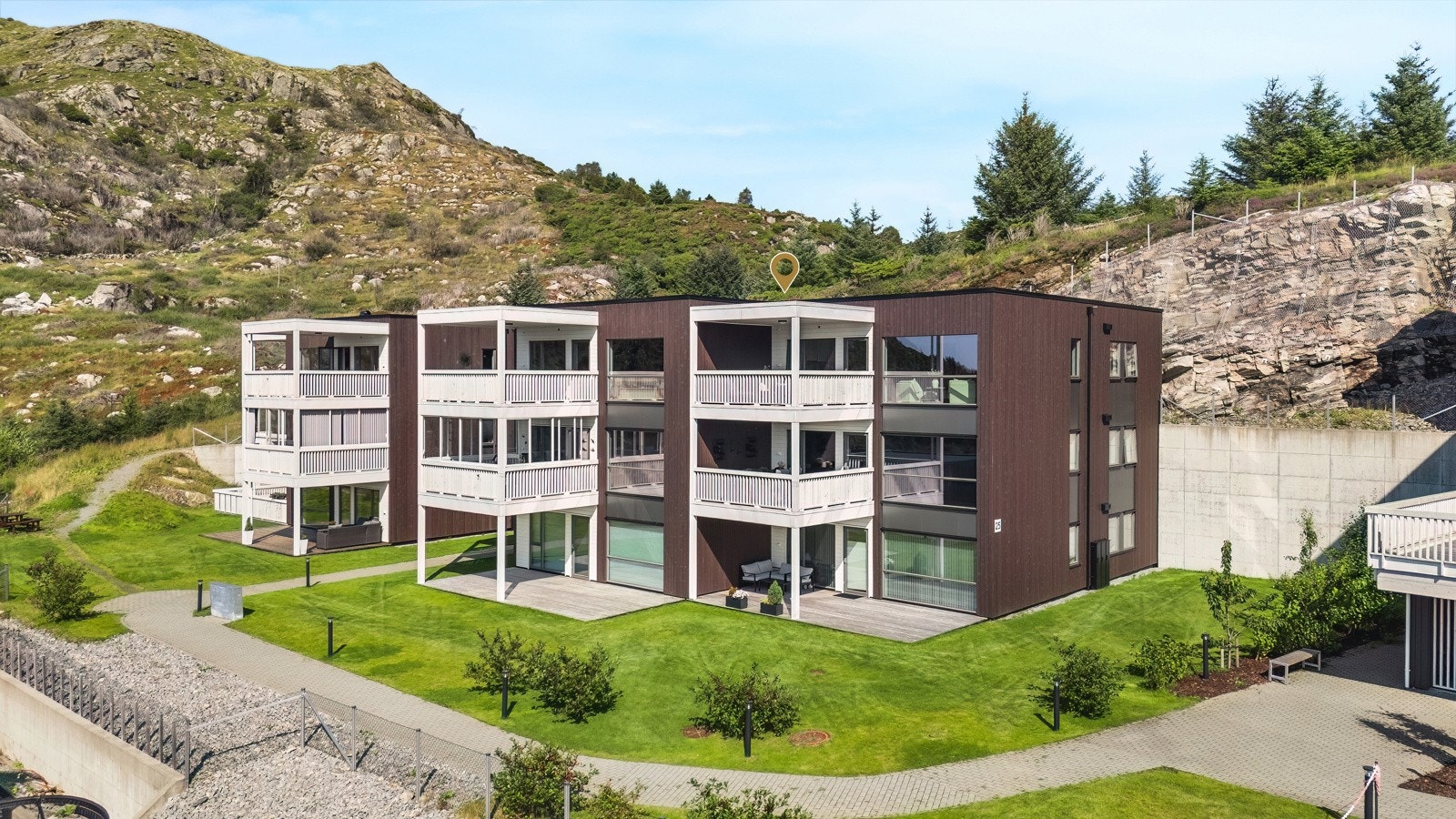 Leiligheten ligger i byggets 3. etasje og har en moderne og funksjonell planløsning. Galleribilde