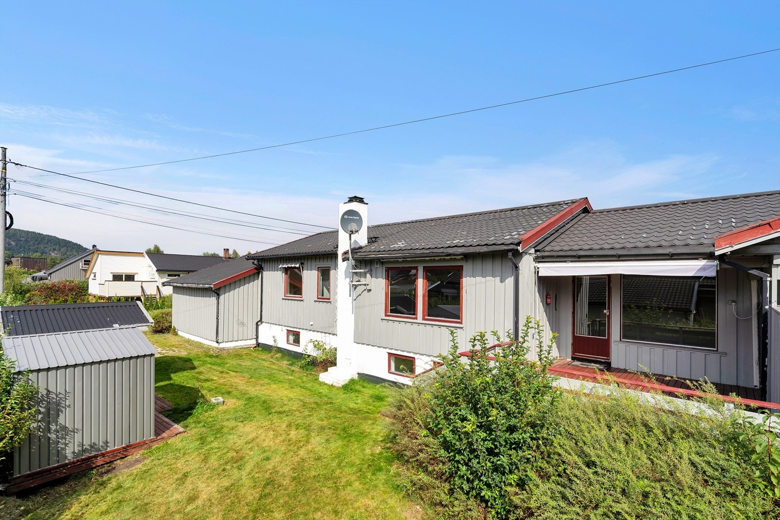 Sentralt på Evje Galleribilde