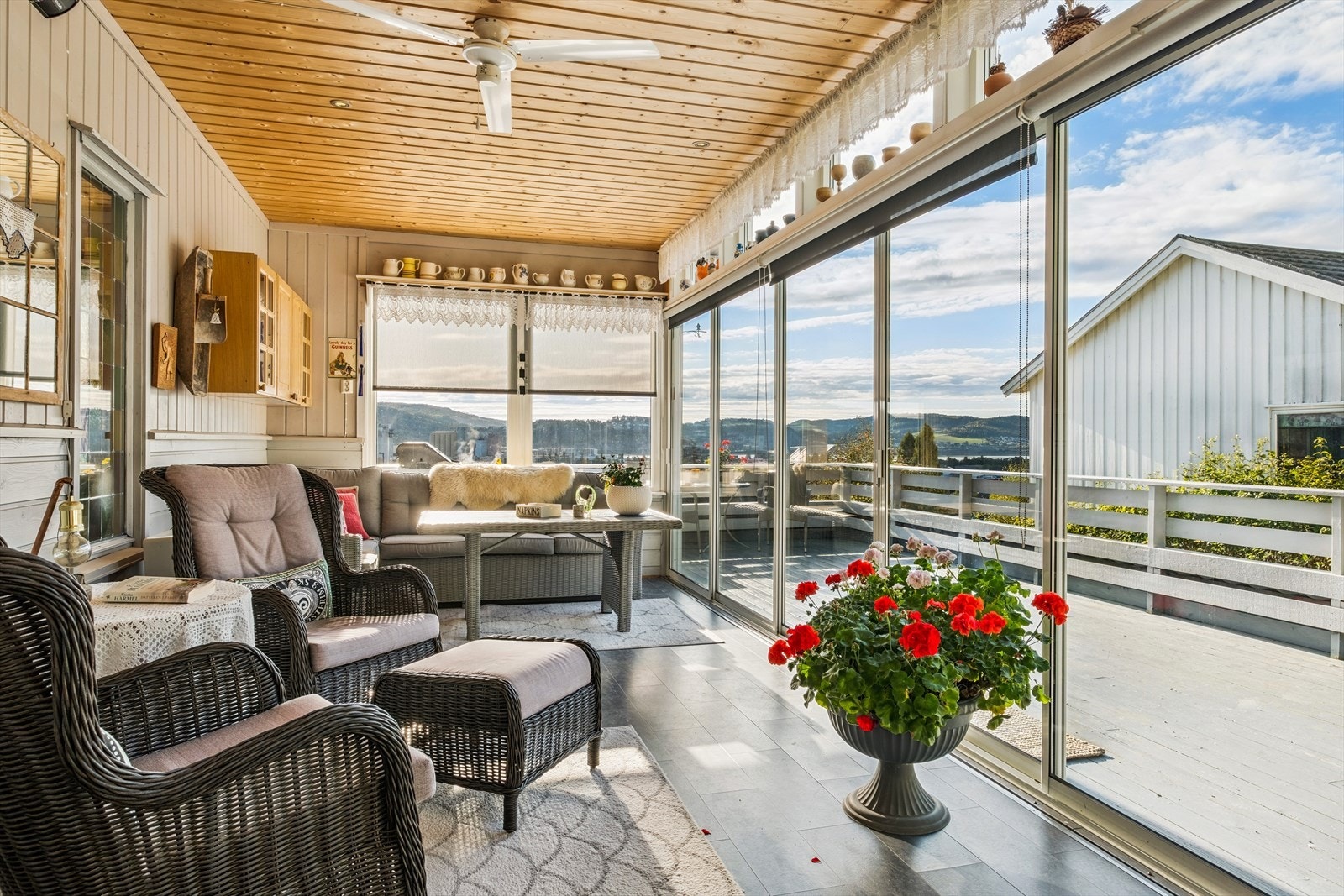 Praktisk vinterhage som kan brukes sommer som vinter Galleribilde