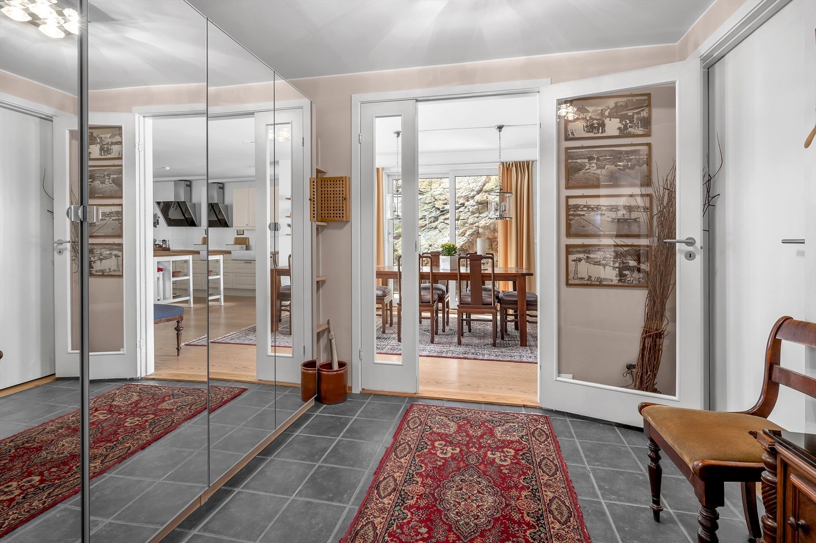 Her er det godt med garderobeskap for borthenging av tøy. Galleribilde