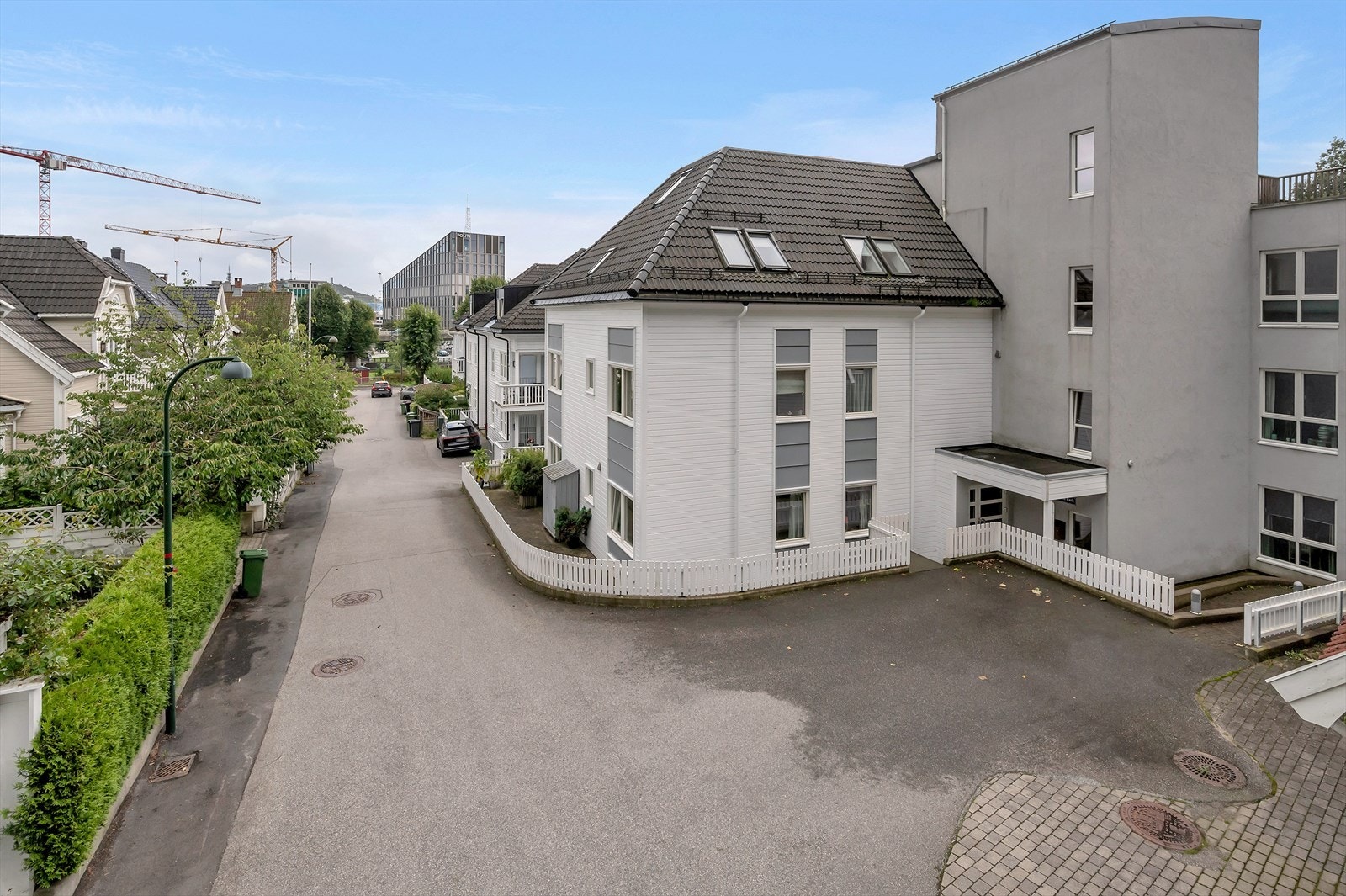 Felles inngangsparti. Frobusdalen er en koselig boligområde like utenfor Kvadraturen. Galleribilde