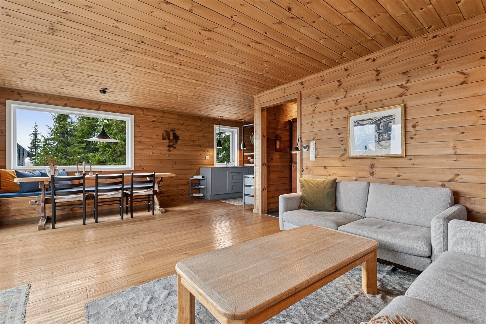 Stuens utforming gir gode muligheter for naturlig soneinndeling. Galleribilde