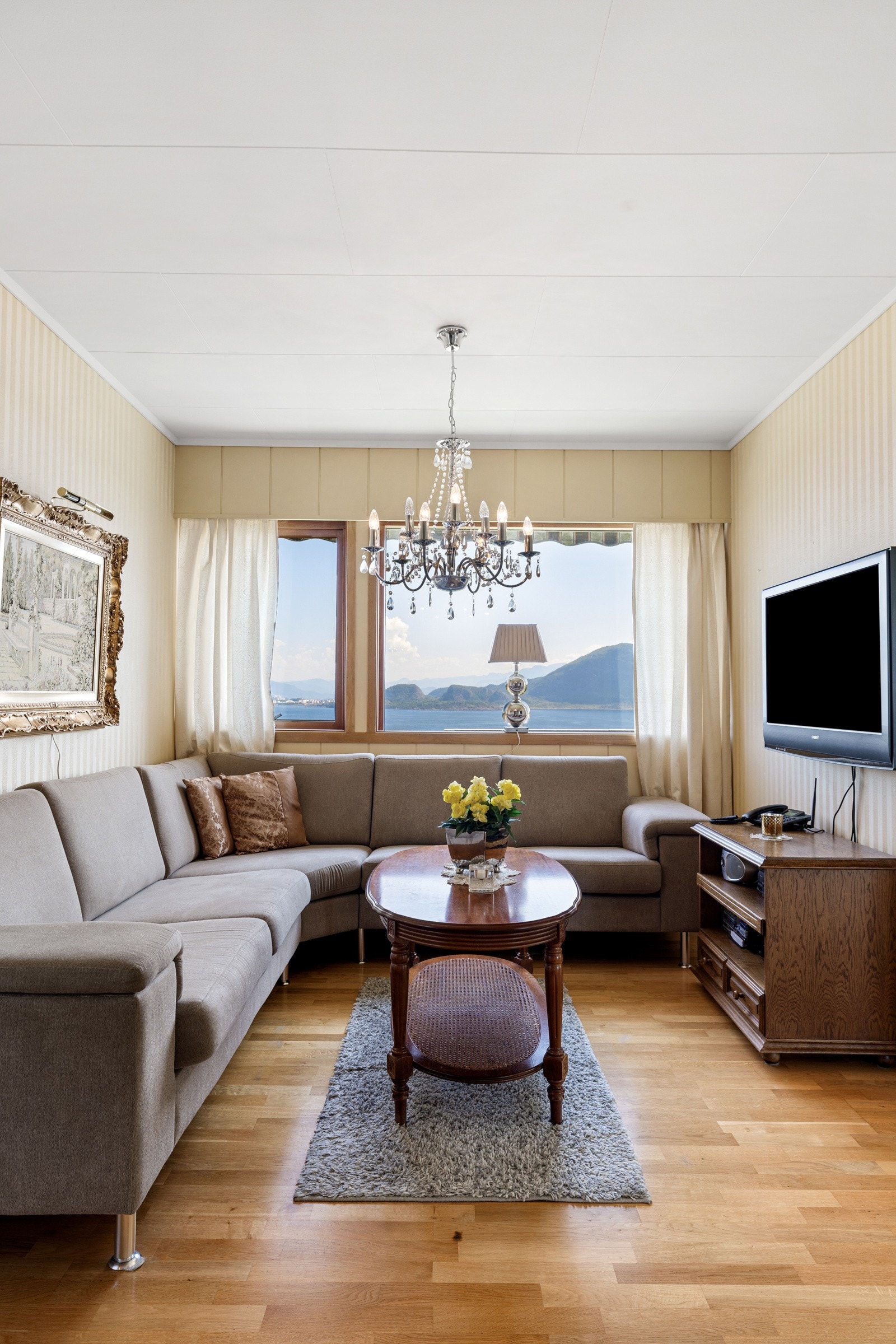 Rommet er opprinnelig inntegnet som et soverom, så her kan man med relativt enkle grep få et soverom nr.3 i etasjen. Galleribilde