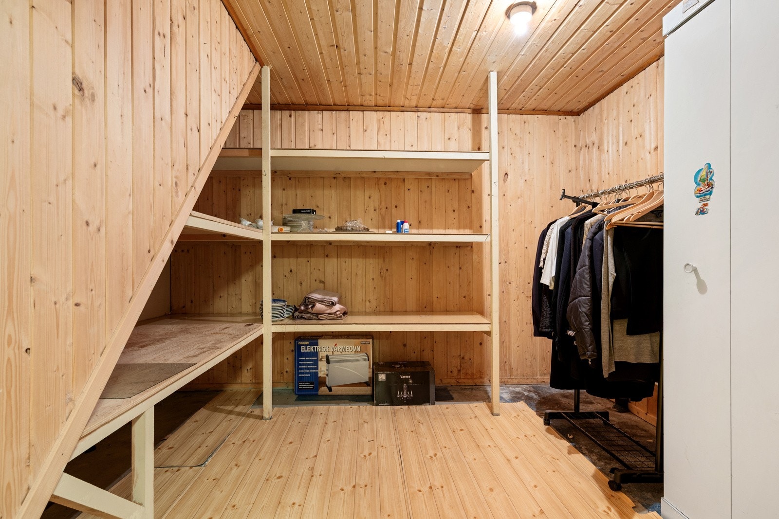 Bra med oppbevaringsplass i boder. Galleribilde