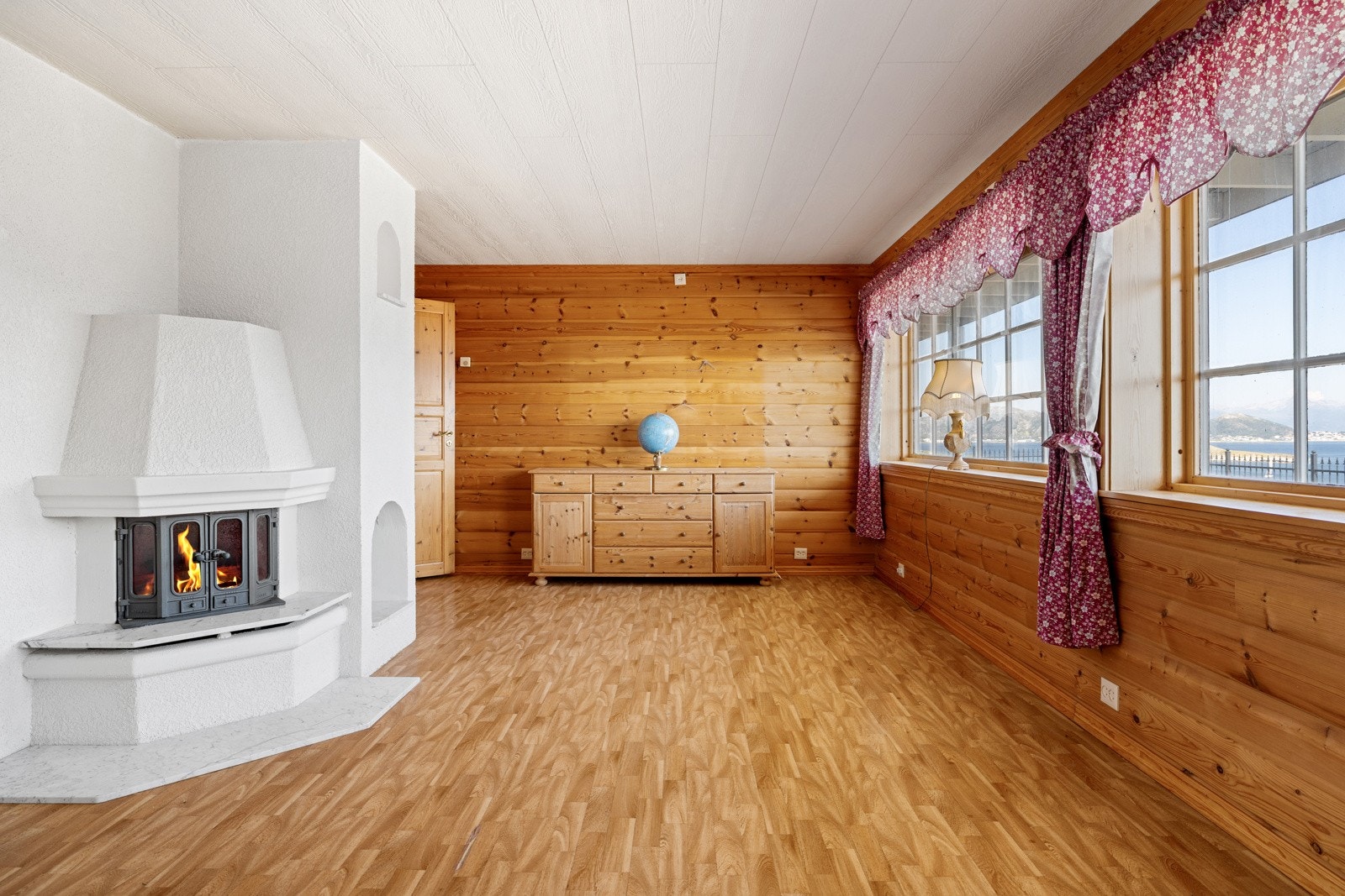 Det er også innredet med peis. Galleribilde