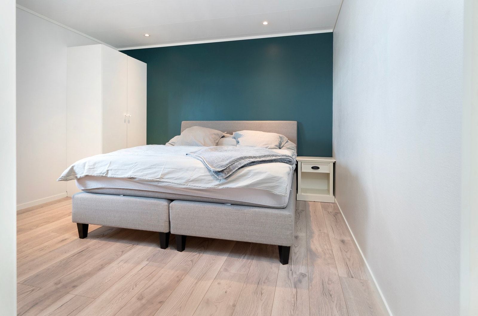 Romslig hovedsoverom med god plass til dobbeltseng. Galleribilde