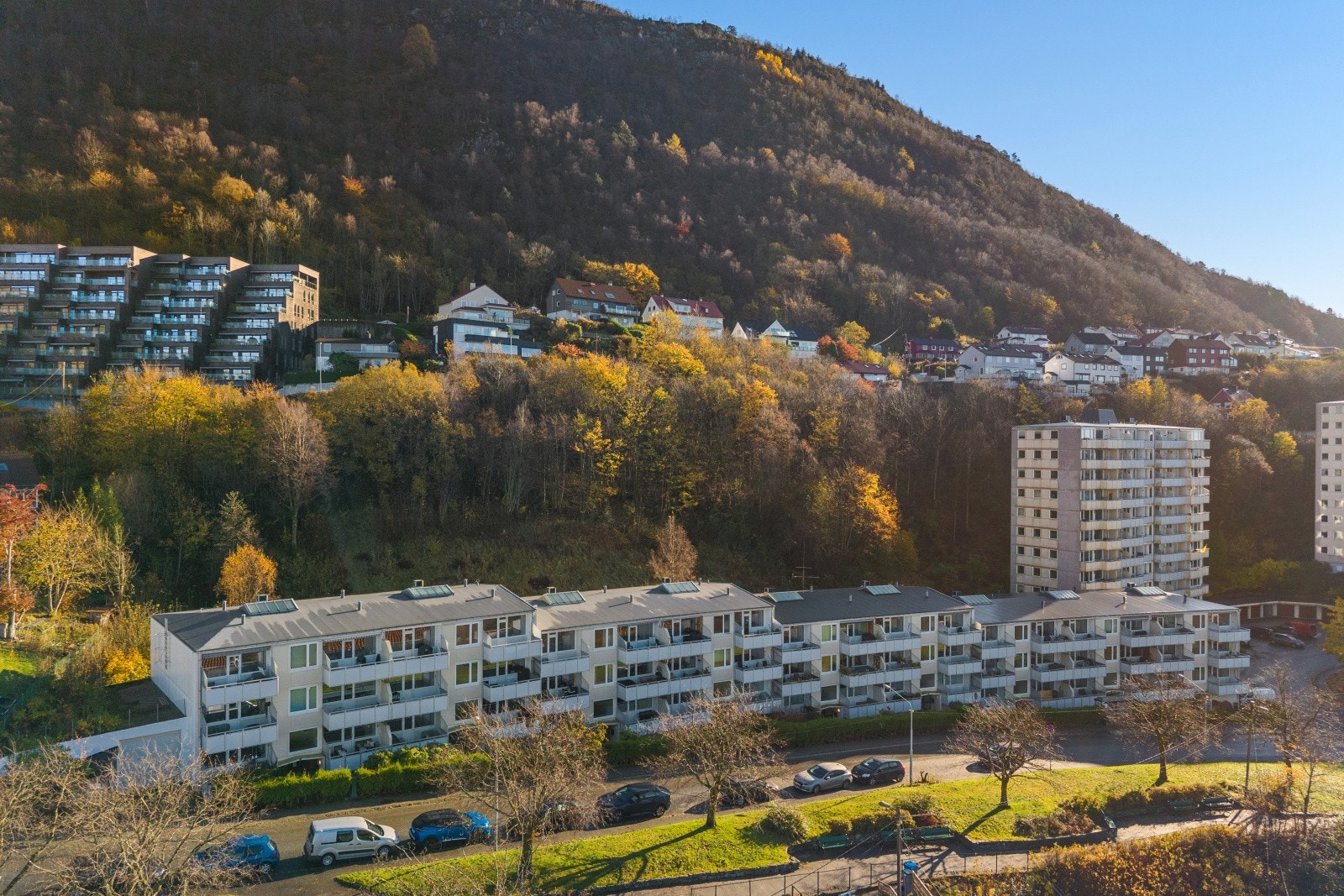 Kort vei til både fjellet og kollektivtransport. Galleribilde