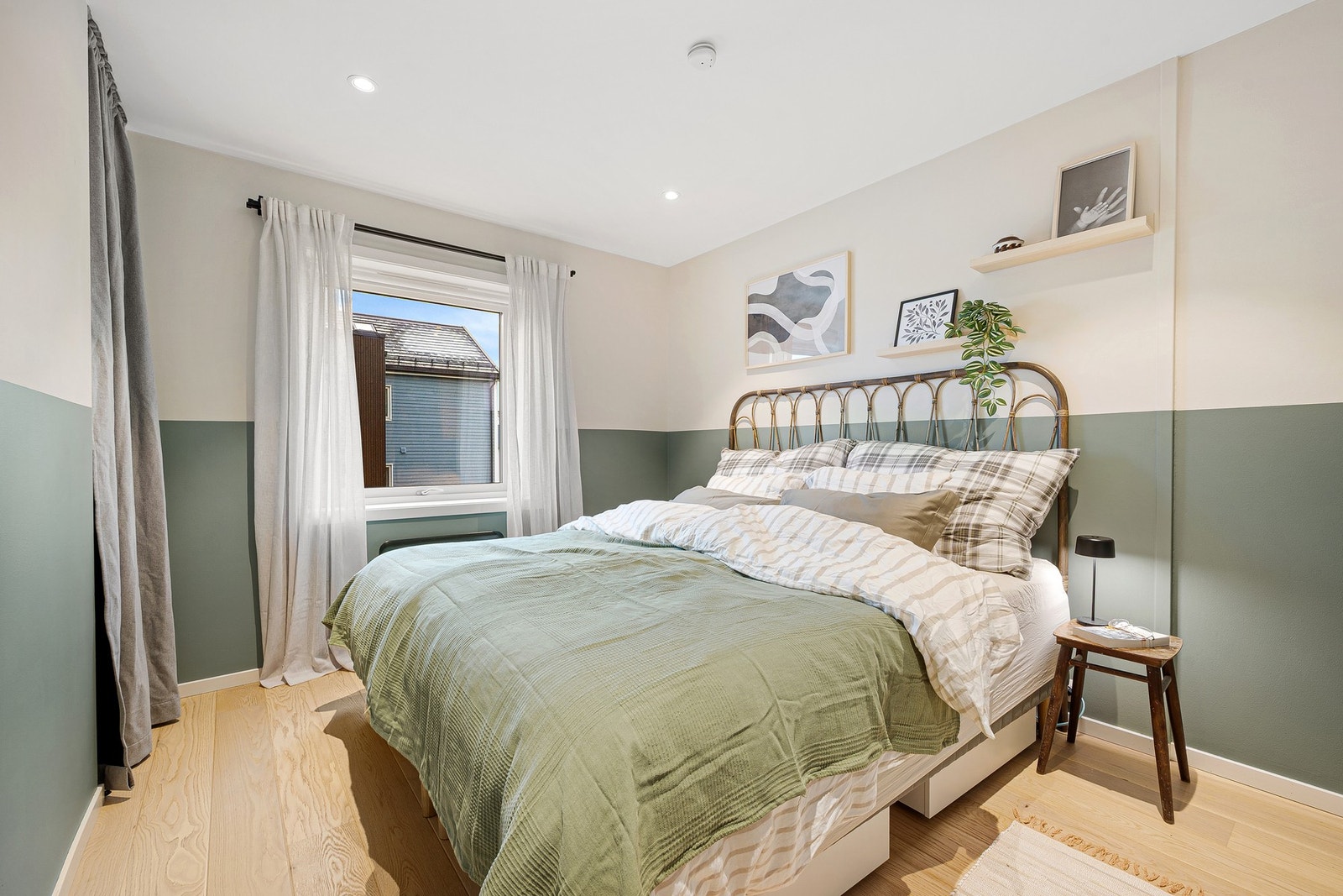 Hovedsoverommet er oppmålt til 10,5 m². Galleribilde