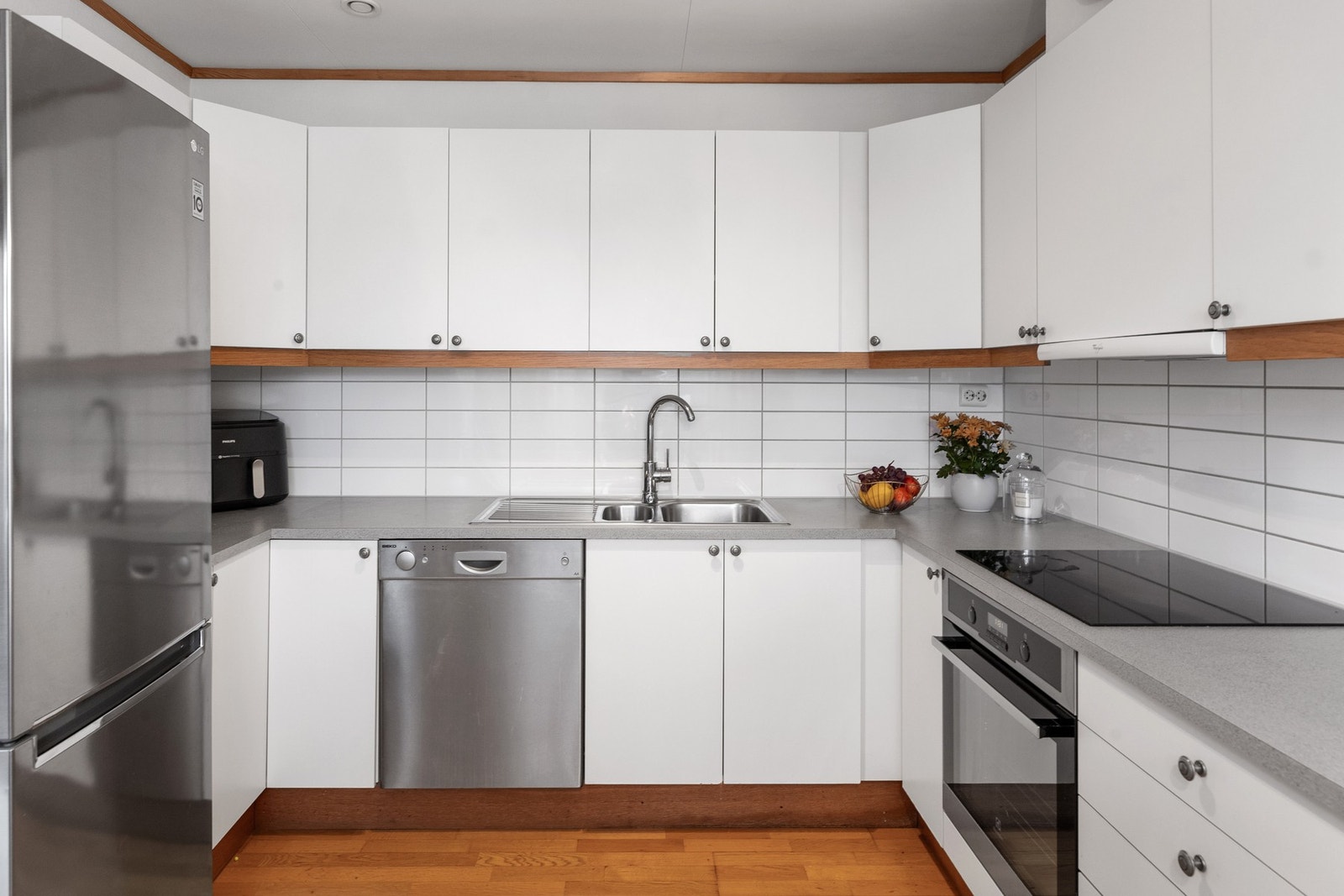 Alt innen rekkevidde på kjøkkenet Galleribilde